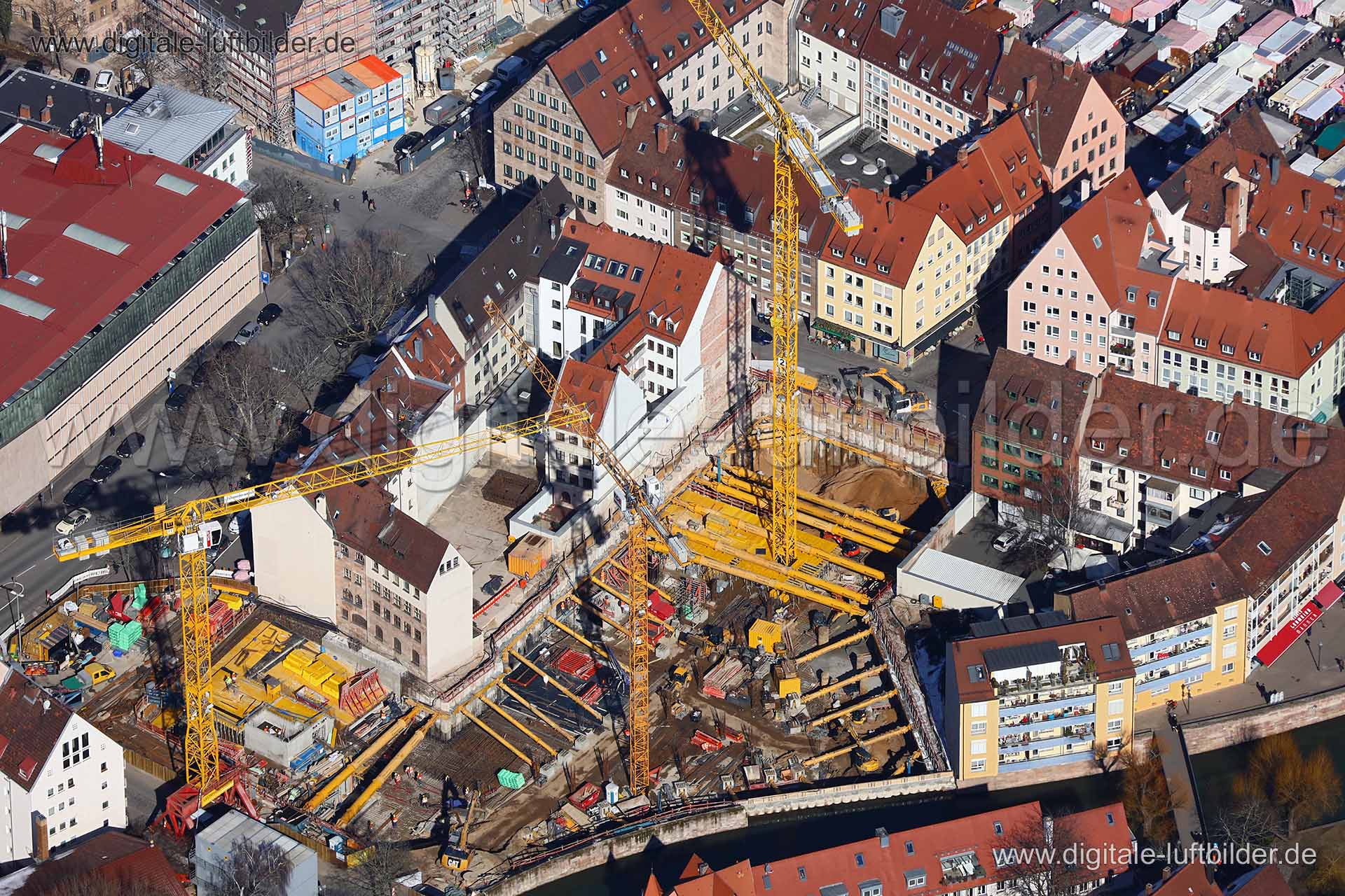 Titel: Augustinerhof, Bildnummer: c251460, Ort / Stadt: Nürnberg, (Land)Kreis: kreisfreie Stadt Nürnberg, Regierungsbezirk: Mittelfranken, Bundesland: Bayern, Aufnahmedatum: 21.03.2018, Schlagwörter: Luftbild, Luftbilder, Luftbildfotografie, Luftaufnahme, Luftbildaufnahme, Luftfoto, Vogelperspektive, Vogelansicht, Deutschland, Schräg- und Senkrecht-Luftaufnahmen, Orthofotografie, Augustinerhof, Augustinerstraße, Pegnitz, Hauptmarkt, Tuchgasse, Trödelmarkt, Maxbrücke, Brücke, Waaggasse, Schusterg
