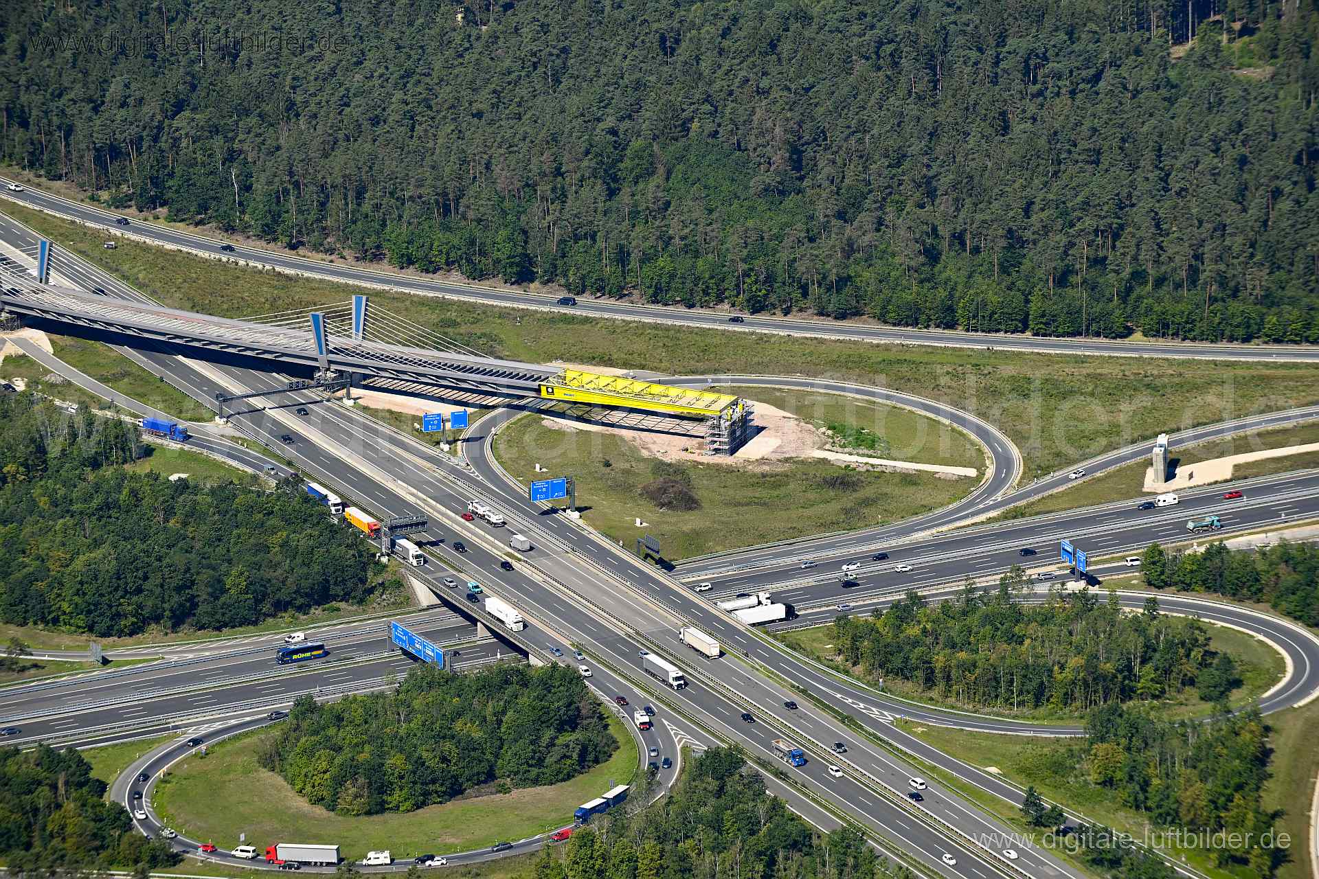 Titel: Autobahnkreuz A6 / A9, Bildnummer: n510600, Ort / Stadt: Nürnberg, (Land)Kreis: kreisfreie Stadt Nürnberg, Regierungsbezirk: Mittelfranken, Bundesland: Bayern, Aufnahmedatum: 11.08.2023, Schlagwörter: Deutschland, , Autobahnkreuz A6 / A9, Autobahn, Autobahnkreuz, Kleeblatt, BAB6, BAB9, Autobahn A6, Autobahn A9, Baustelle, Brückenbau, Brücke, Autobahnbrücke, Kreut Nürnberg Ost, Monat: August, Jahreszeit: Sommer, Tageszeit: Vormittag / Mittag, Jahr: 2023, Flug ID: 20230811, Bildstatus: unbe