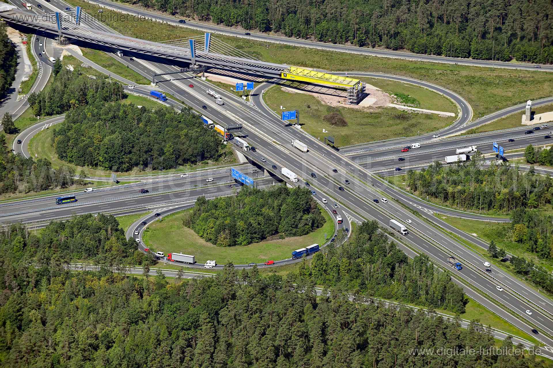 Titel: Autobahnkreuz A6 / A9, Bildnummer: n510610, Ort / Stadt: Nürnberg, (Land)Kreis: kreisfreie Stadt Nürnberg, Regierungsbezirk: Mittelfranken, Bundesland: Bayern, Aufnahmedatum: 11.08.2023, Schlagwörter: Deutschland, , Autobahnkreuz A6 / A9, Autobahn, Autobahnkreuz, Kleeblatt, BAB6, BAB9, Autobahn A6, Autobahn A9, Baustelle, Brückenbau, Brücke, Autobahnbrücke, Kreut Nürnberg Ost, Monat: August, Jahreszeit: Sommer, Tageszeit: Vormittag / Mittag, Jahr: 2023, Flug ID: 20230811, Bildstatus: unbe