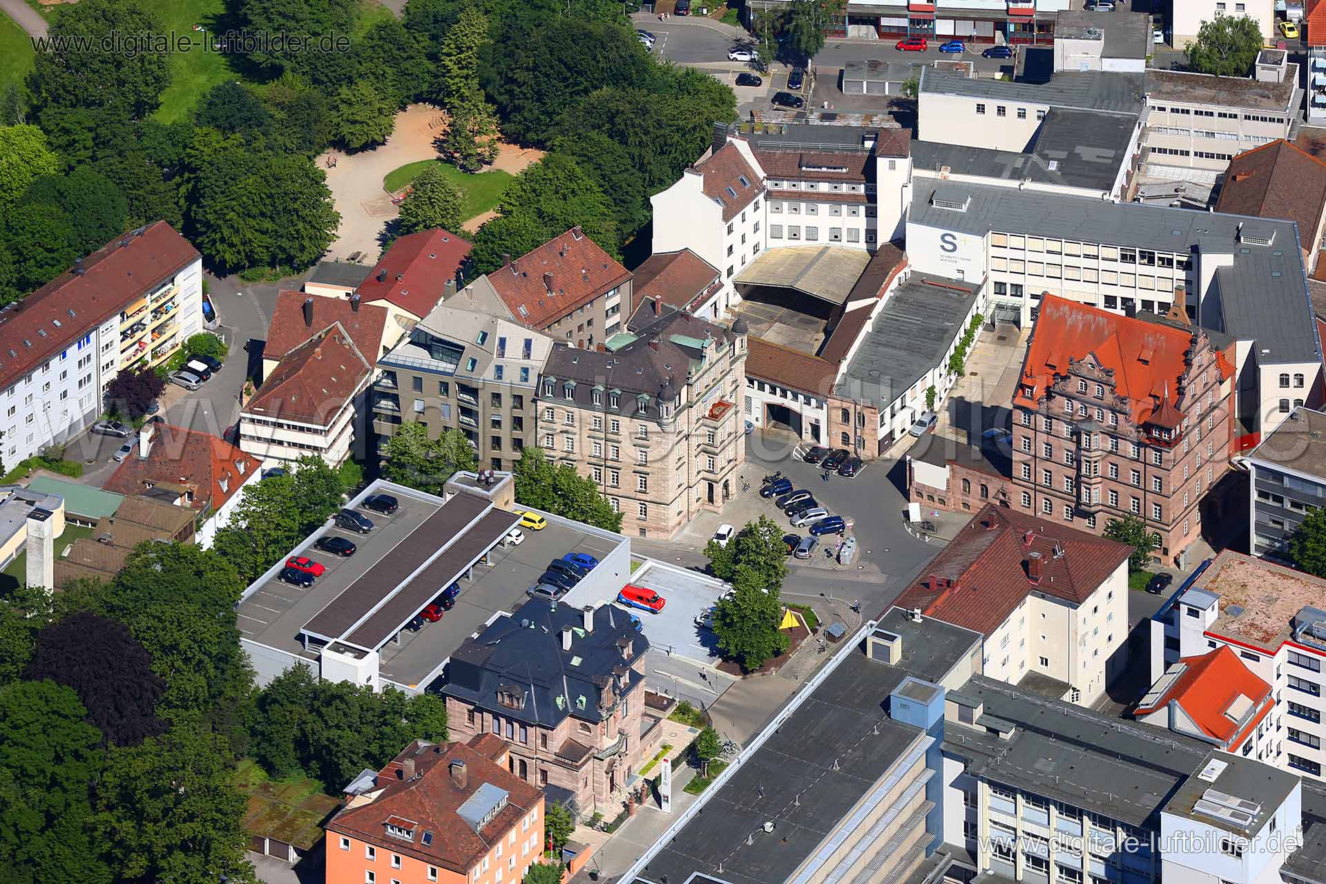 Titel: Badstraße, Bildnummer: c226300, Ort / Stadt: Nürnberg, (Land)Kreis: kreisfreie Stadt Nürnberg, Regierungsbezirk: Mittelfranken, Bundesland: Bayern, Aufnahmedatum: 23.06.2016, Schlagwörter: Luftbild, Luftbilder, Luftbildfotografie, Luftaufnahme, Luftbildaufnahme, Luftfoto, Vogelperspektive, Vogelansicht, Deutschland, Schräg- und Senkrecht-Luftaufnahmen, Orthofotografie, Badstraße, Hadermühle, Blumenstraße, Gewerbeflächen & Gewerbeimmobilien, Monat: Juni, Jahreszeit: Sommer, Tageszeit: Mitt