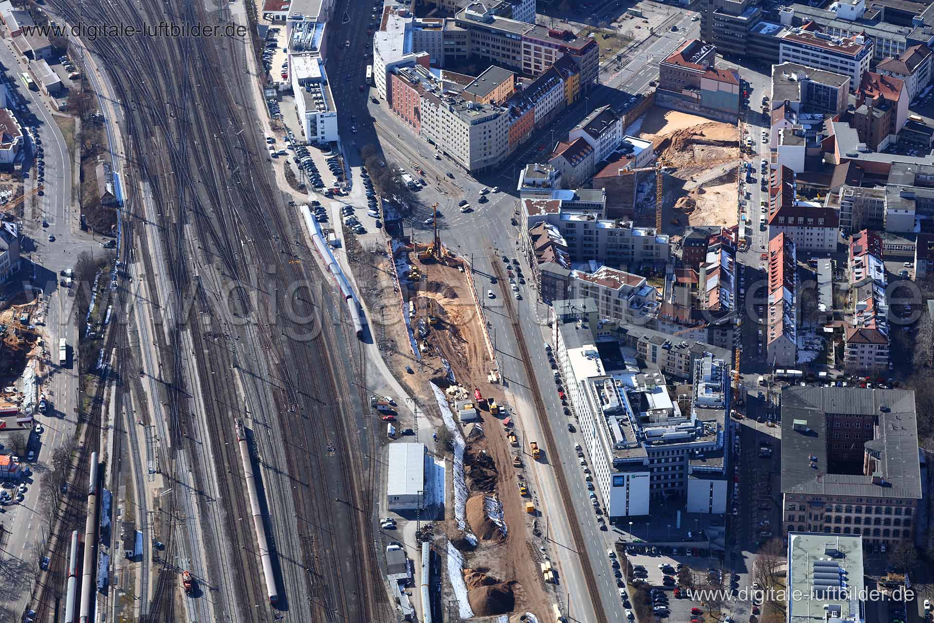 Titel: Bahnhofstraße, Bildnummer: c250720, Ort / Stadt: Nürnberg, (Land)Kreis: kreisfreie Stadt Nürnberg, Regierungsbezirk: Mittelfranken, Bundesland: Bayern, Aufnahmedatum: 21.03.2018, Schlagwörter: Luftbild, Luftbilder, Luftbildfotografie, Luftaufnahme, Luftbildaufnahme, Luftfoto, Vogelperspektive, Vogelansicht, Deutschland, Schräg- und Senkrecht-Luftaufnahmen, Orthofotografie, Bahnhofstraße, Marienstraße, Flaschenhofstraße, Falschenhof, Bahn, Gleise, Gleis, Schienen, Deutsche Bahn, Bahnverkeh