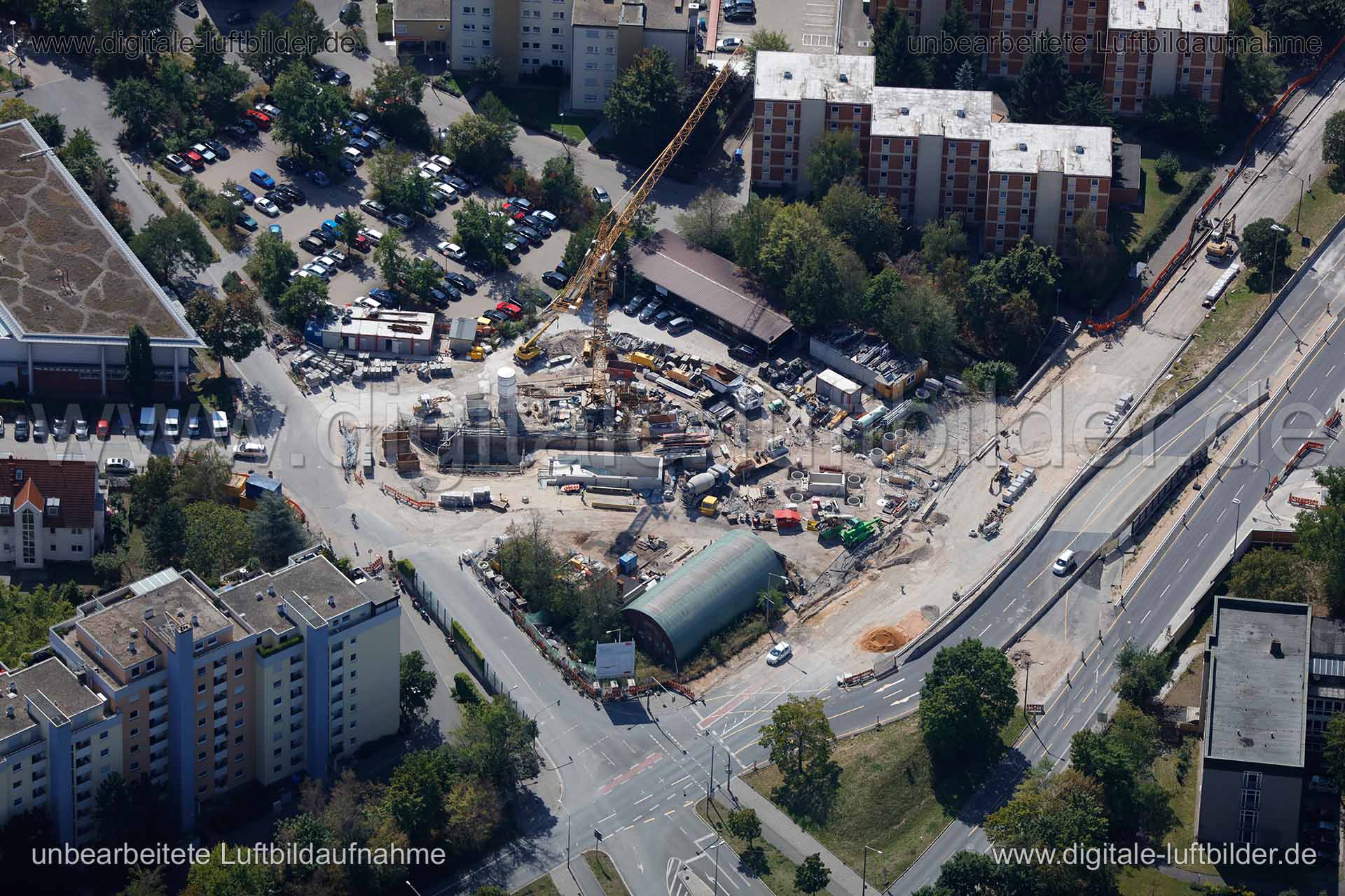 Titel: Baustelle Nordring, Bildnummer: c152140, Ort / Stadt: Nürnberg, (Land)Kreis: kreisfreie Stadt Nürnberg, Regierungsbezirk: Mittelfranken, Bundesland: Bayern, Aufnahmedatum: 26.08.2015, Schlagwörter: Luftbild, Luftbilder, Luftbildfotografie, Luftaufnahme, Luftbildaufnahme, Luftfoto, Vogelperspektive, Vogelansicht, Deutschland, Schräg- und Senkrecht-Luftaufnahmen, Orthofotografie, Nordwestring, Baustelle, U-Bahn, Kran, Heimerichstraße, Vogelherdstraße, Poppenreuther Straße, 90419, Bielingpla