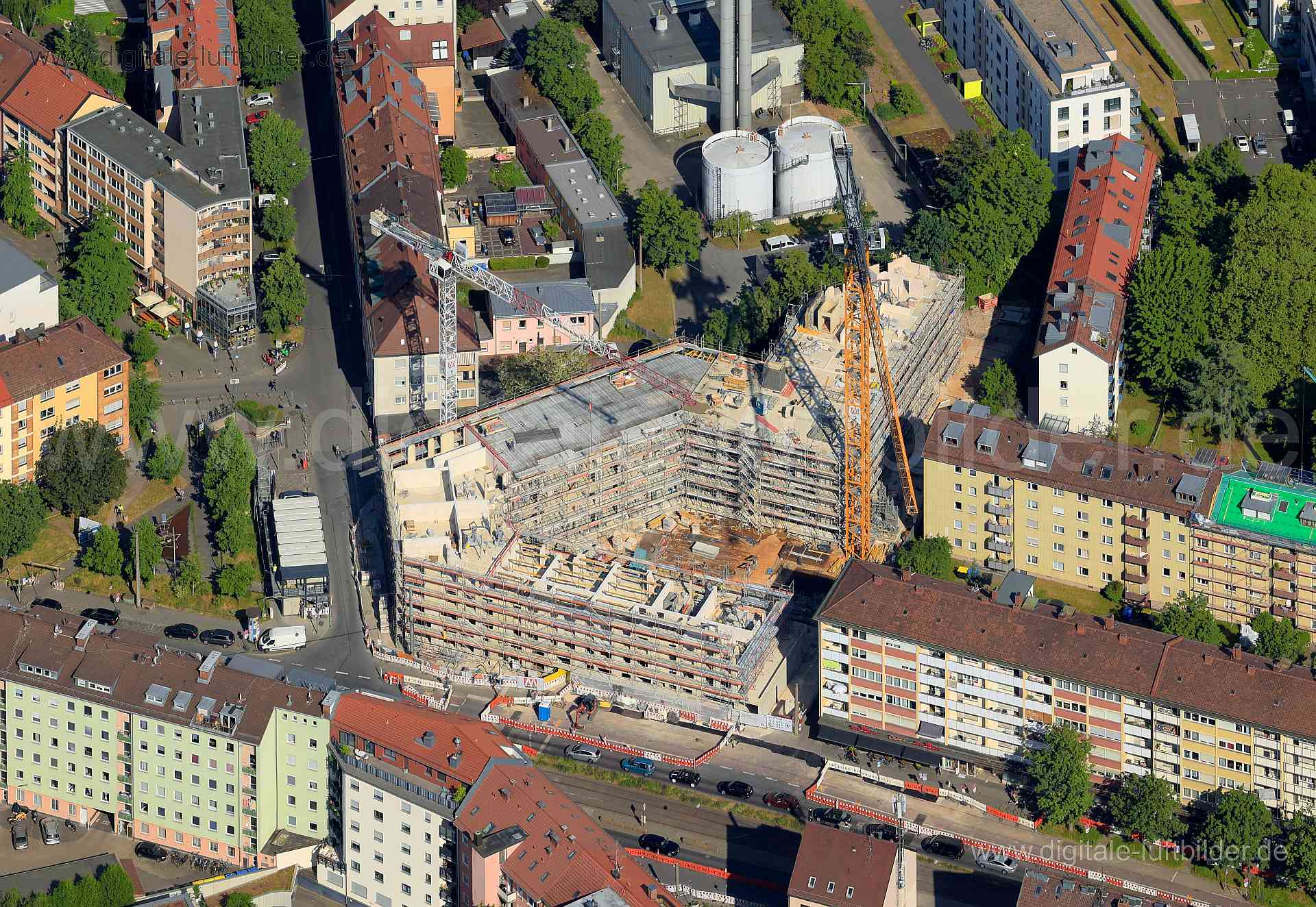 Luftbild - Baustelle Park Lane, Ort: Nürnberg, Tags: Rennweg, Kran, Baustelle, Park Lane, Fernwärmekraftwerk, , , Bayreuth...