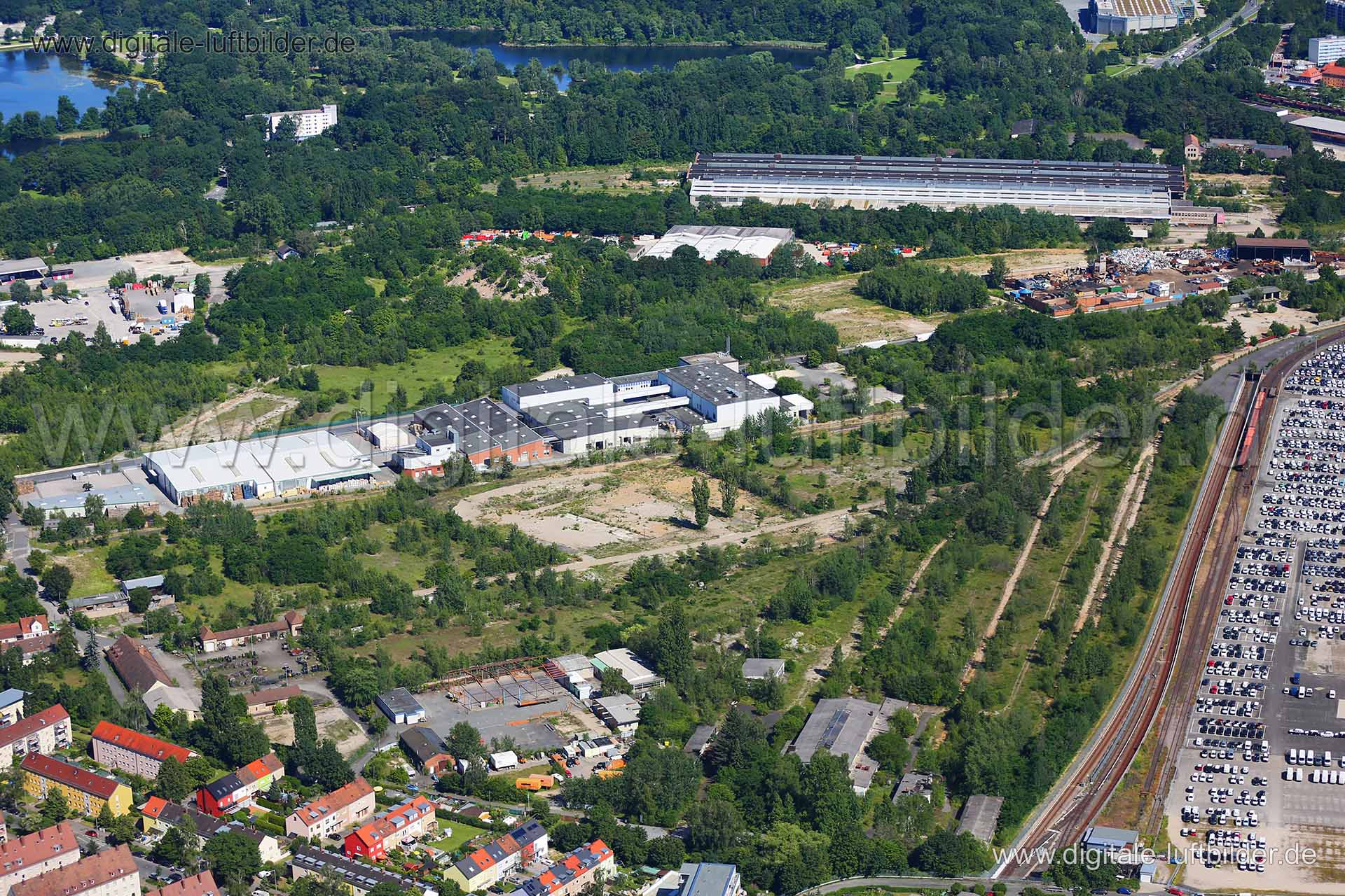 Titel: Brunecker Straße, Bildnummer: c226210, Ort / Stadt: Nürnberg, (Land)Kreis: kreisfreie Stadt Nürnberg, Regierungsbezirk: Mittelfranken, Bundesland: Bayern, Aufnahmedatum: 23.06.2016, Schlagwörter: Luftbild, Luftbilder, Luftbildfotografie, Luftaufnahme, Luftbildaufnahme, Luftfoto, Vogelperspektive, Vogelansicht, Deutschland, Schräg- und Senkrecht-Luftaufnahmen, Orthofotografie, Brunecker Straße, Ingolstädter Straße, Bauland, Gewerbegebiet, Industriegebiet, Nerzstraße, Gewerbeflächen, Gewerb