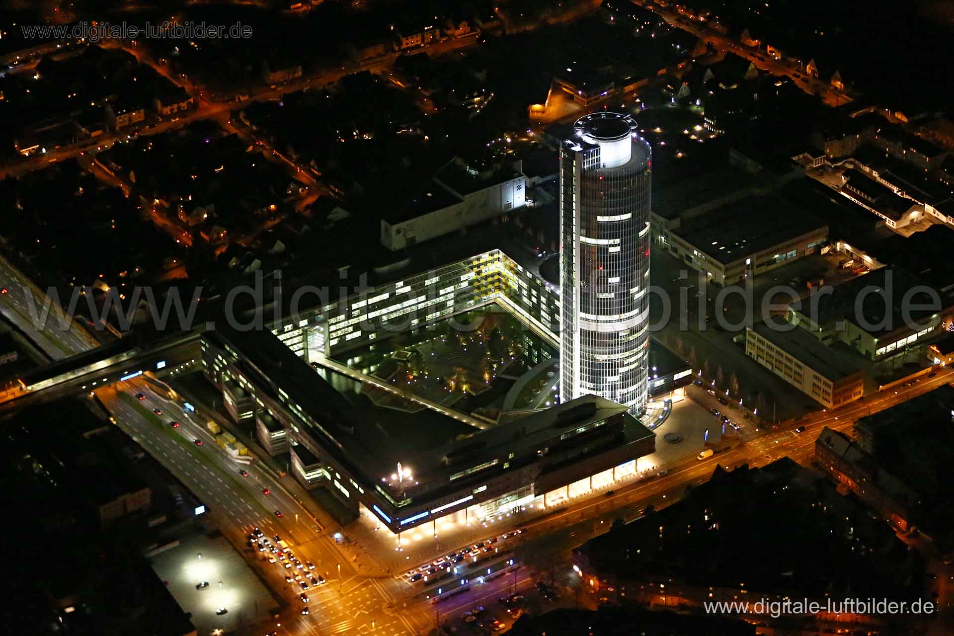 Titel: Business Tower, Bildnummer: bb82040, Ort / Stadt: Nürnberg, (Land)Kreis: kreisfreie Stadt Nürnberg, Regierungsbezirk: Mittelfranken, Bundesland: Bayern, Aufnahmedatum: 22.12.2015, Schlagwörter: Luftbild, Luftbilder, Luftbildfotografie, Luftaufnahme, Luftbildaufnahme, Luftfoto, Vogelperspektive, Vogelansicht, Deutschland, Schräg- und Senkrecht-Luftaufnahmen, Orthofotografie, Business Tower, Nürnberger Versicherung, Cheruskerstraße, Dr.-Gustav-Heinemann-Straße, Ostendstraße, Hochhaus, Archi
