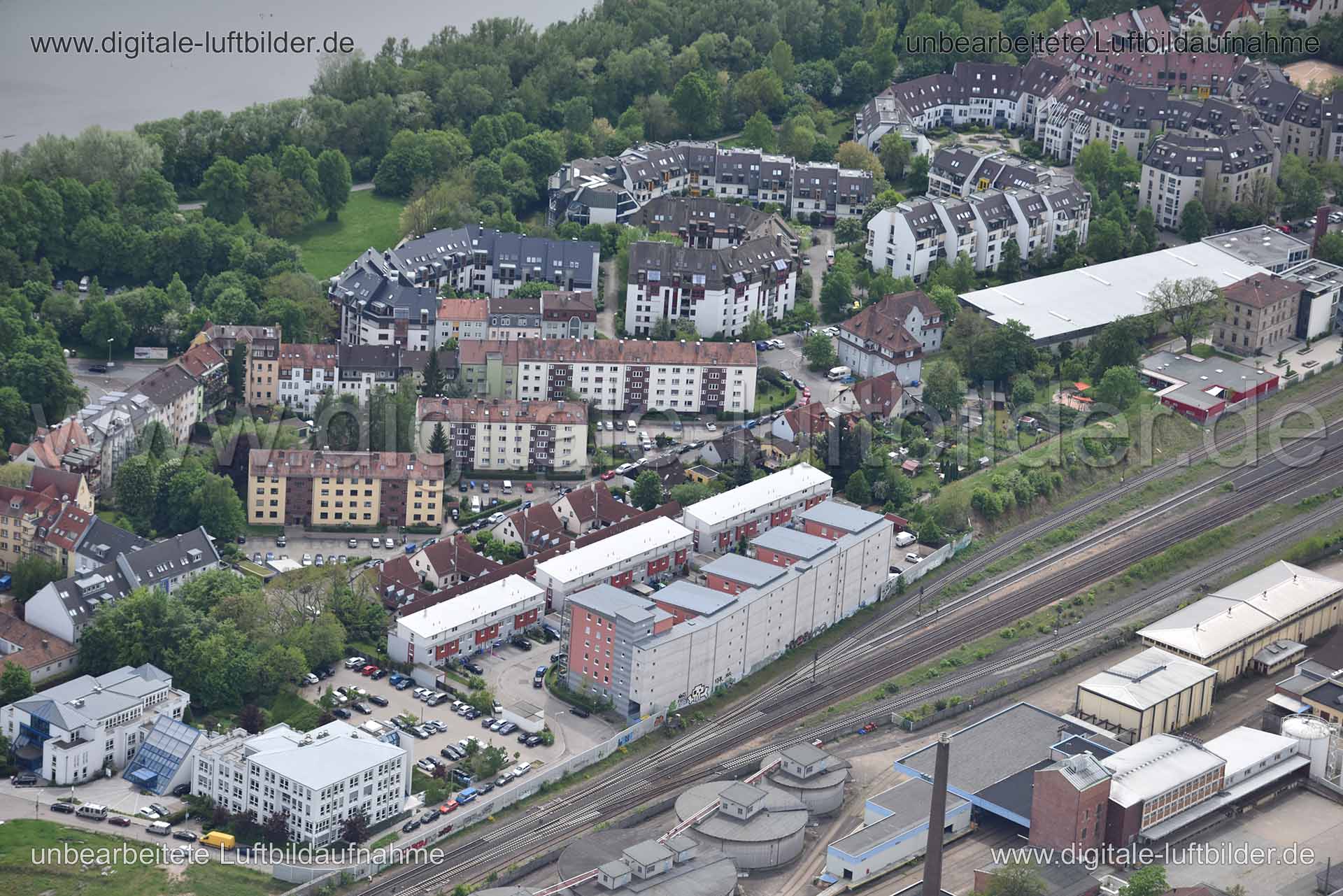 Titel: Dr.-Carlo-Schmid-Straße, Bildnummer: n145120, Ort / Stadt: Nürnberg, (Land)Kreis: kreisfreie Stadt Nürnberg, Regierungsbezirk: Mittelfranken, Bundesland: Bayern, Aufnahmedatum: 11.05.2015, Schlagwörter: Luftbild, Luftbilder, Luftbildfotografie, Luftaufnahme, Luftbildaufnahme, Luftfoto, Vogelperspektive, Vogelansicht, Deutschland, Schräg- und Senkrecht-Luftaufnahmen, Orthofotografie, Thumenberger Weg, Martin-Albert-Straße, Weißer Weg, Flußstraße, Dr.-Carlo-Schmid-Straße, 90491, St. Jobst,