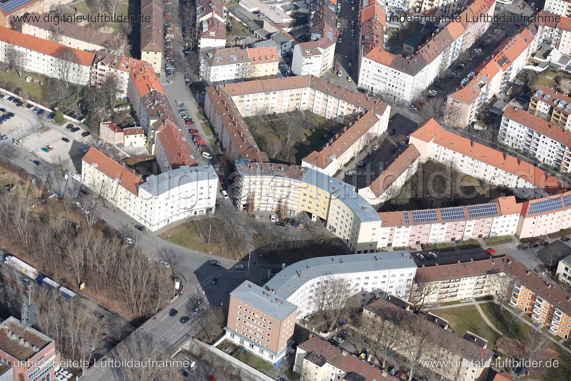 Titel: Dr.-Luppe-Platz, Bildnummer: c134500, Ort / Stadt: Nürnberg, (Land)Kreis: kreisfreie Stadt Nürnberg, Regierungsbezirk: Mittelfranken, Bundesland: Bayern, Aufnahmedatum: 03.03.2015, Schlagwörter: Luftbild, Luftbilder, Luftbildfotografie, Luftaufnahme, Luftbildaufnahme, Luftfoto, Vogelperspektive, Vogelansicht, Deutschland, Schräg- und Senkrecht-Luftaufnahmen, Orthofotografie, Dr.-Luppe-Platz, Leibnizstraße, Linnestraße, Herschelstraße, Brehmstraße, Gibitzenhof, Südstadt, Volkmannstraße, Sa