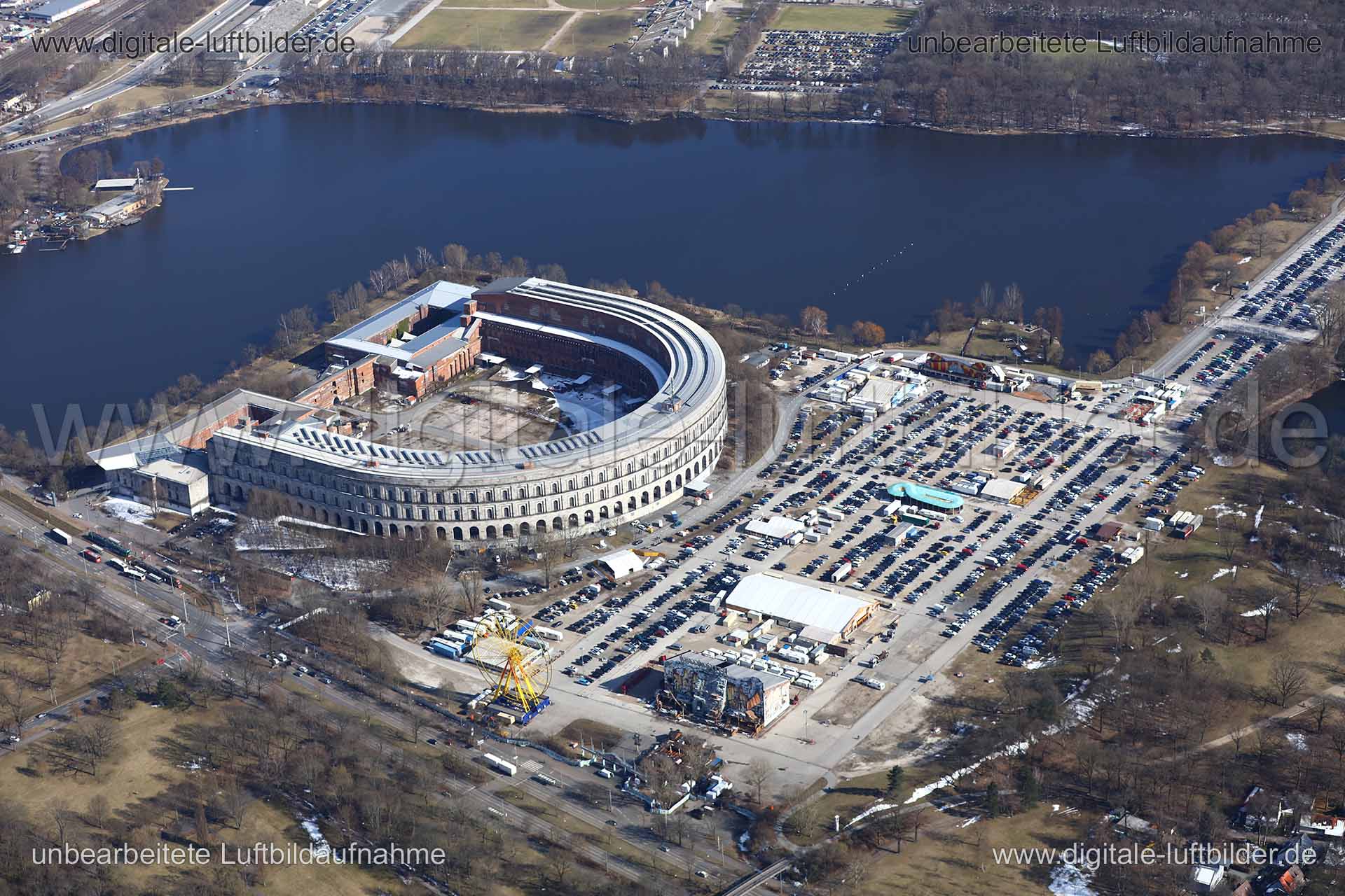 Titel: Dutzendteich, Bildnummer: c252880, Ort / Stadt: Nürnberg, (Land)Kreis: kreisfreie Stadt Nürnberg, Regierungsbezirk: Mittelfranken, Bundesland: Bayern, Aufnahmedatum: 21.03.2018, Schlagwörter: Luftbild, Luftbilder, Luftbildfotografie, Luftaufnahme, Luftbildaufnahme, Luftfoto, Vogelperspektive, Vogelansicht, Deutschland, Schräg- und Senkrecht-Luftaufnahmen, Orthofotografie, Dutzendteich, Kongresshalle, Große Straße, Bayernstraße, Parkplatz, Parkplätze, Frühlingsfest, Zelt, Zelte, Teich, See