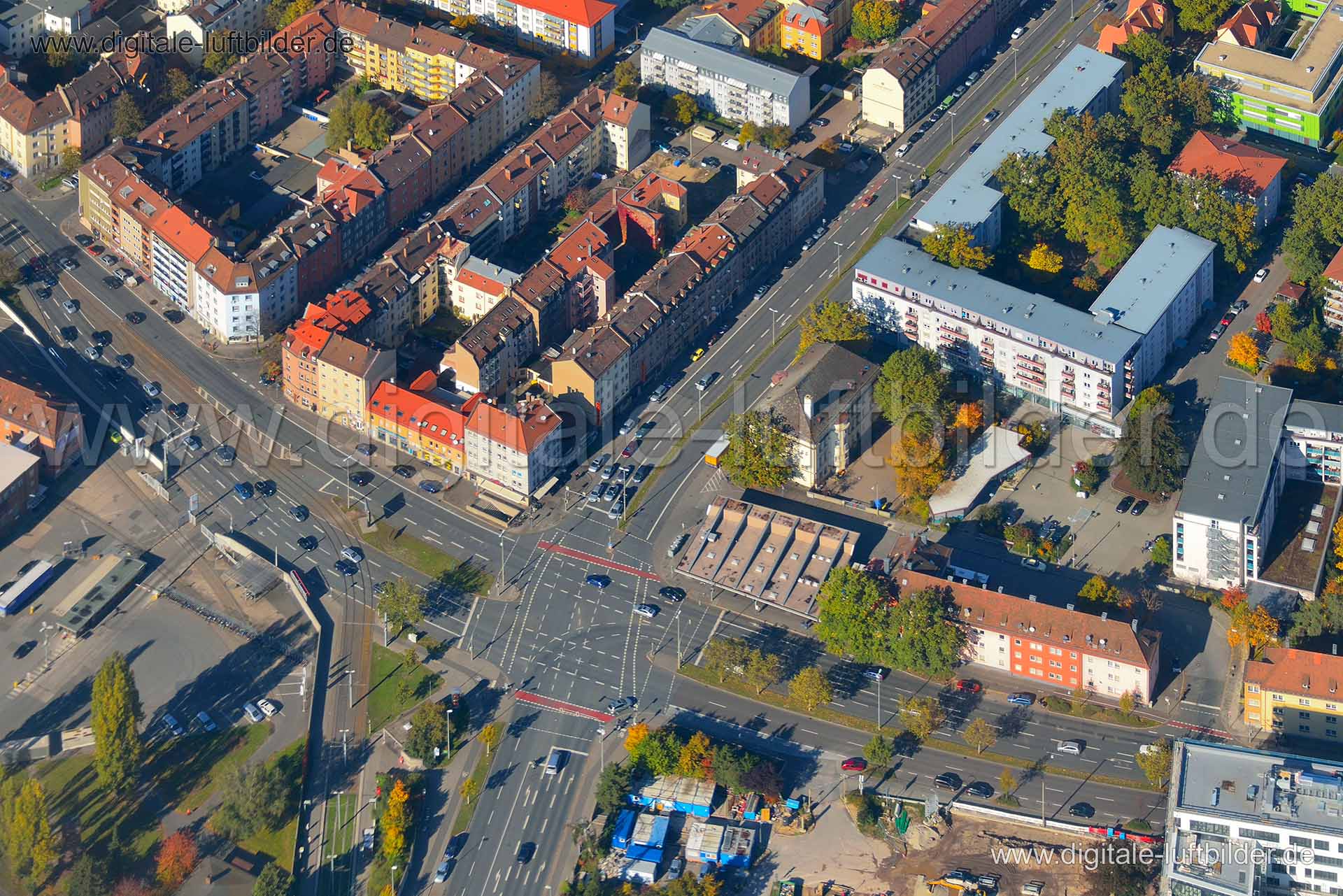Titel: Frankenstraße, Bildnummer: n076300, Ort / Stadt: Nürnberg, (Land)Kreis: kreisfreie Stadt Nürnberg, Regierungsbezirk: Mittelfranken, Bundesland: Bayern, Aufnahmedatum: 19.10.2013, Schlagwörter: Luftbild, Luftbilder, Luftbildfotografie, Luftaufnahme, Luftbildaufnahme, Luftfoto, Vogelperspektive, Vogelansicht, Deutschland, Schräg- und Senkrecht-Luftaufnahmen, Orthofotografie, Frankenstraße, Pillenreuther Straße, Katzwanger Straße, Huldstraße, Elsässer Straße, Lothringer Straße, Neulichtenhof