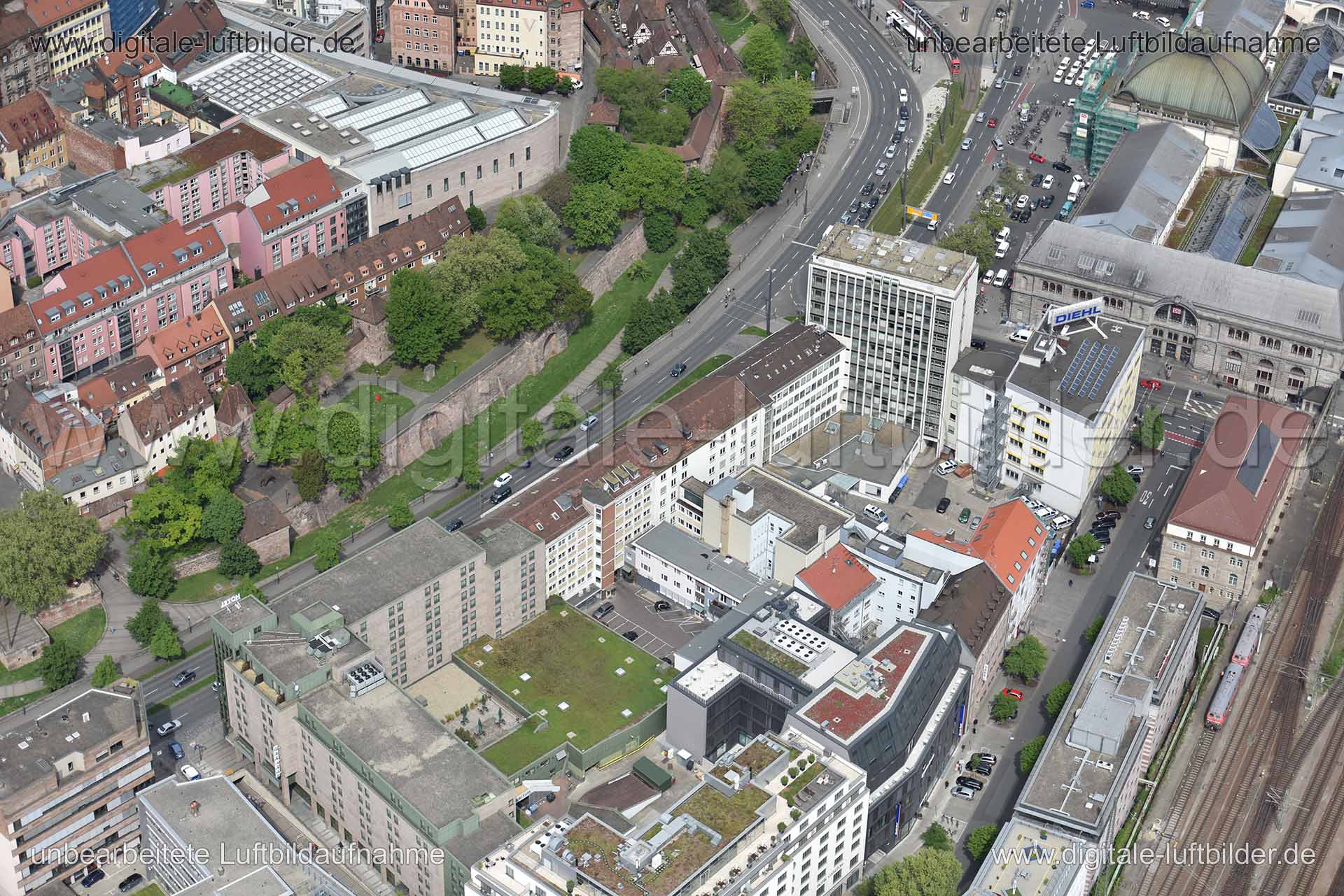 Titel: Frauentrograben, Bildnummer: n148730, Ort / Stadt: Nürnberg, (Land)Kreis: kreisfreie Stadt Nürnberg, Regierungsbezirk: Mittelfranken, Bundesland: Bayern, Aufnahmedatum: 11.05.2015, Schlagwörter: Luftbild, Luftbilder, Luftbildfotografie, Luftaufnahme, Luftbildaufnahme, Luftfoto, Vogelperspektive, Vogelansicht, Deutschland, Schräg- und Senkrecht-Luftaufnahmen, Orthofotografie, Eilgutstraße, Frauentorgraben, Tafelhofstraße, Hintere Sterngasse, Bahnhofsplatz, Hauptbahnhof, Gewerbeflächen & Ge