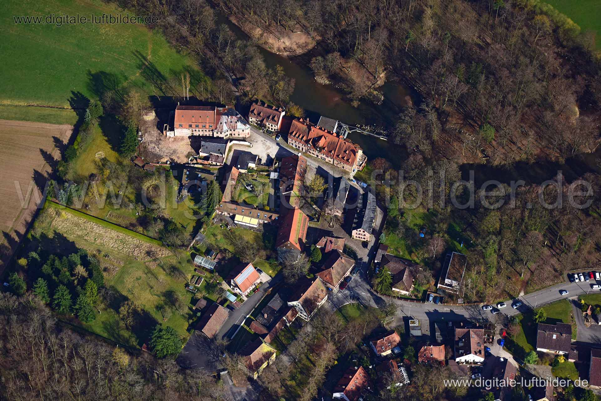 Titel: Gerasmühle, Bildnummer: n246330, Ort / Stadt: Nürnberg, (Land)Kreis: kreisfreie Stadt Nürnberg, Regierungsbezirk: Mittelfranken, Bundesland: Bayern, Aufnahmedatum: 25.03.2017, Schlagwörter: Luftbild, Luftbilder, Luftbildfotografie, Luftaufnahme, Luftbildaufnahme, Luftfoto, Vogelperspektive, Vogelansicht, Deutschland, Schräg- und Senkrecht-Luftaufnahmen, Orthofotografie, Gerasmühle, Lohhofer Straße, Rednitz, Monat: März, Jahreszeit: Frühling, Tageszeit: Mittag / Nachmittag, Jahr: 2017, Flu