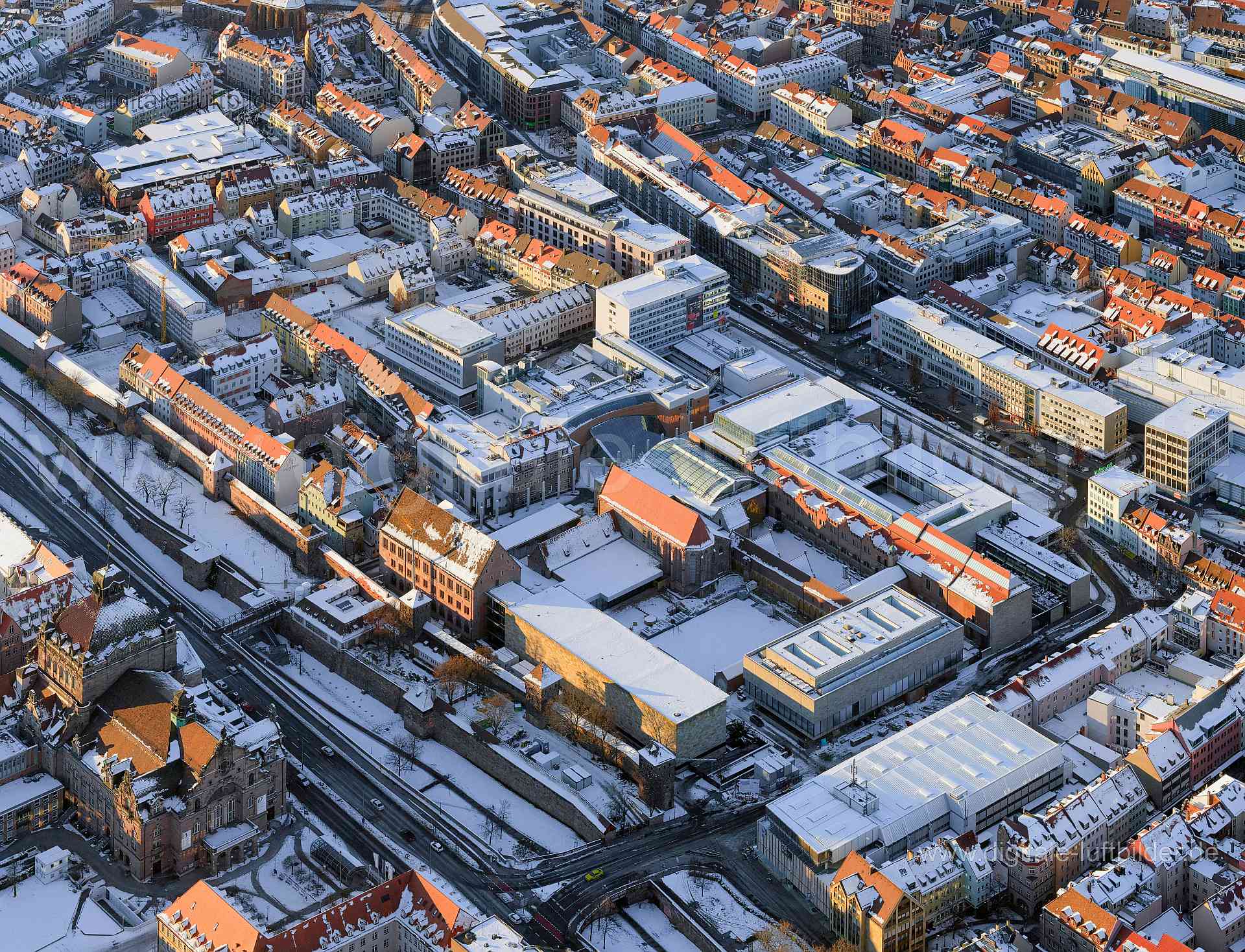 Titel: Germanisches Nationalmuseum, Bildnummer: f393290, Ort / Stadt: Nürnberg, (Land)Kreis: kreisfreie Stadt Nürnberg, Regierungsbezirk: Mittelfranken, Bundesland: Bayern, Aufnahmedatum: 13.02.2021, Schlagwörter: Luftbild, Luftbilder, Luftbildfotografie, Luftaufnahme, Luftbildaufnahme, Luftfoto, Vogelperspektive, Vogelansicht, Schräg- und Senkrecht-Luftaufnahmen, Orthofotografie, Deutschland, Schnee, Eis, 90402, Nürnberg, 90403, 90443, Färberstraße, Vordere Sterngasse, Frauentorgraben, Jakobstr