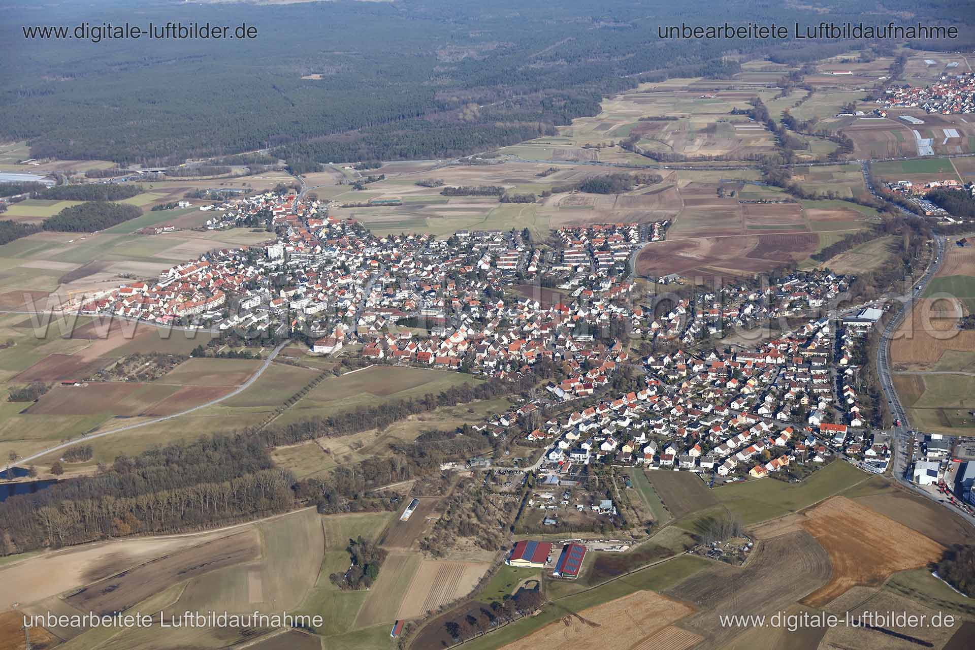 Titel: Großgründlach, Bildnummer: c254850, Ort / Stadt: Nürnberg, (Land)Kreis: kreisfreie Stadt Nürnberg, Regierungsbezirk: Mittelfranken, Bundesland: Bayern, Aufnahmedatum: 21.03.2018, Schlagwörter: Luftbild, Luftbilder, Luftbildfotografie, Luftaufnahme, Luftbildaufnahme, Luftfoto, Vogelperspektive, Vogelansicht, Deutschland, Schräg- und Senkrecht-Luftaufnahmen, Orthofotografie, Großgründlach, Knoblauchsland, Acker, Äcker, Landwirtschaft, Würzburger Straße, Mühlbach, Gründlach, Reutles, Am Stei