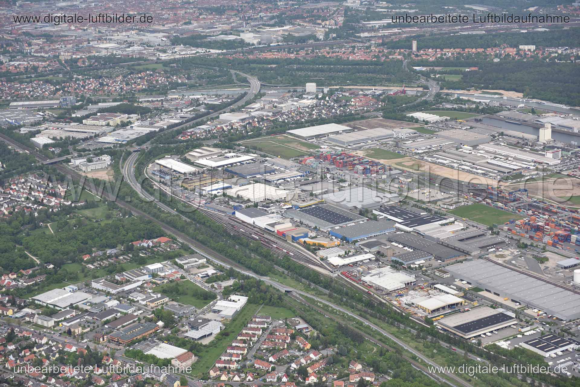 Titel: Hafen, Bildnummer: n147080, Ort / Stadt: Nürnberg, (Land)Kreis: kreisfreie Stadt Nürnberg, Regierungsbezirk: Mittelfranken, Bundesland: Bayern, Aufnahmedatum: 11.05.2015, Schlagwörter: Luftbild, Luftbilder, Luftbildfotografie, Luftaufnahme, Luftbildaufnahme, Luftfoto, Vogelperspektive, Vogelansicht, Deutschland, Schräg- und Senkrecht-Luftaufnahmen, Orthofotografie, Hafen, Eibach, Duisburger Straße, Hamburger Straße, Hafenstraße, Königshofer Weg, Monat: Mai, Jahreszeit: Sommer, Tageszeit: