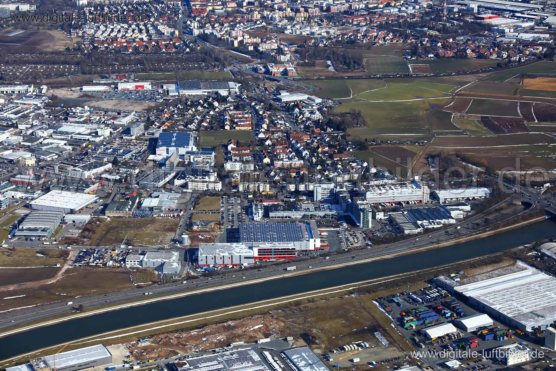 Titel: Höfen, Bildnummer: c254520, Ort / Stadt: Nürnberg, (Land)Kreis: kreisfreie Stadt Nürnberg, Regierungsbezirk: Mittelfranken, Bundesland: Bayern, Aufnahmedatum: 21.03.2018, Schlagwörter: Luftbild, Luftbilder, Luftbildfotografie, Luftaufnahme, Luftbildaufnahme, Luftfoto, Vogelperspektive, Vogelansicht, Deutschland, Schräg- und Senkrecht-Luftaufnahmen, Orthofotografie, Höfen, Virnsberger Straße, Sigmundstraße, Altenberger Straße, Äußere-Buttendorfer-Straße, Vershofenstraße, Main-Donau-Kanal,