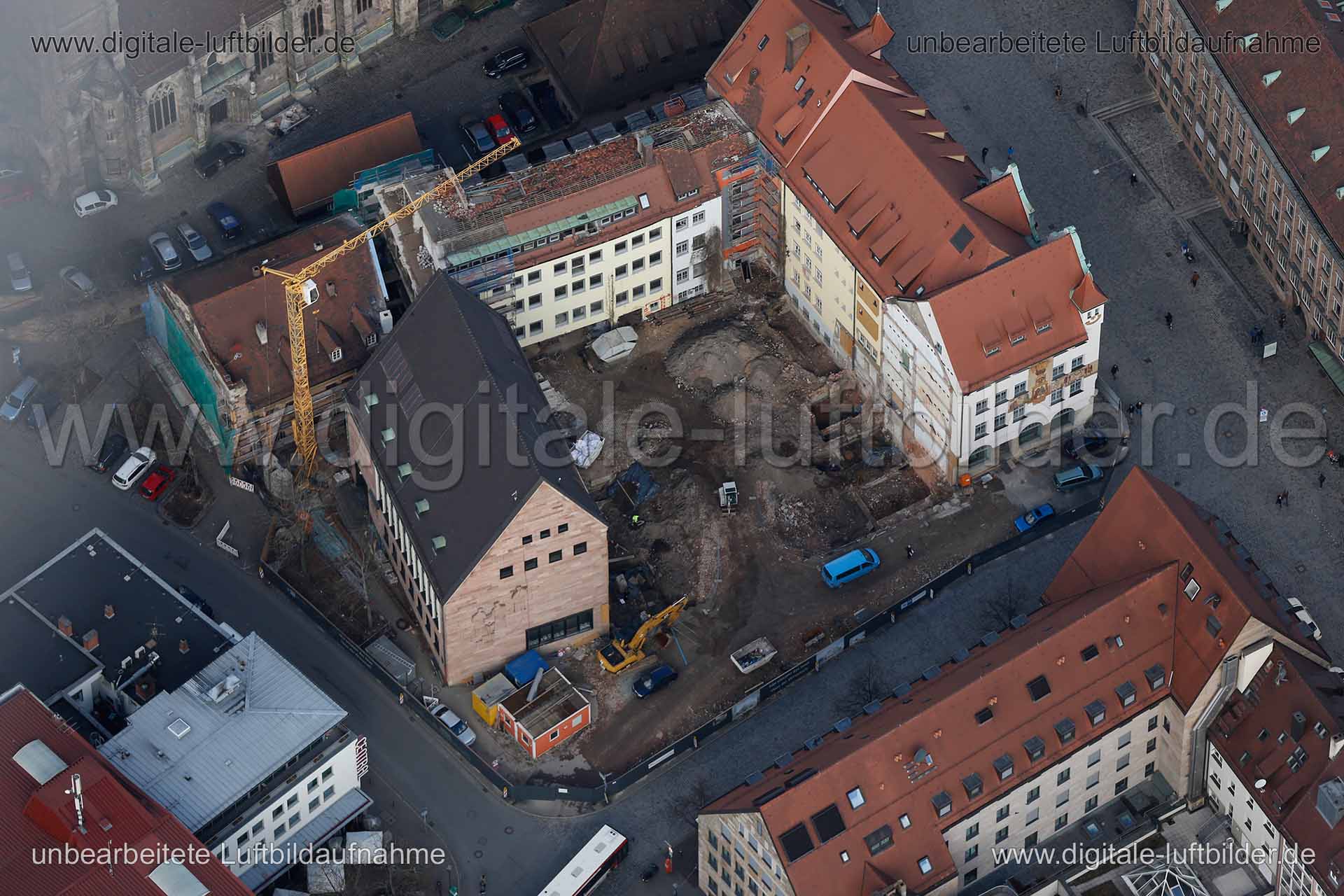 Titel: IHK Waaggasse, Bildnummer: c133940, Ort / Stadt: Nürnberg, (Land)Kreis: kreisfreie Stadt Nürnberg, Regierungsbezirk: Mittelfranken, Bundesland: Bayern, Aufnahmedatum: 03.03.2015, Schlagwörter: Luftbild, Luftbilder, Luftbildfotografie, Luftaufnahme, Luftbildaufnahme, Luftfoto, Vogelperspektive, Vogelansicht, Deutschland, Schräg- und Senkrecht-Luftaufnahmen, Orthofotografie, Waaggasse, Winklerstraße, IHK, Industrie- und Handelskammer, Baustelle, Abriss, Bagger, Kran, Gewerbeflächen & Gewerb