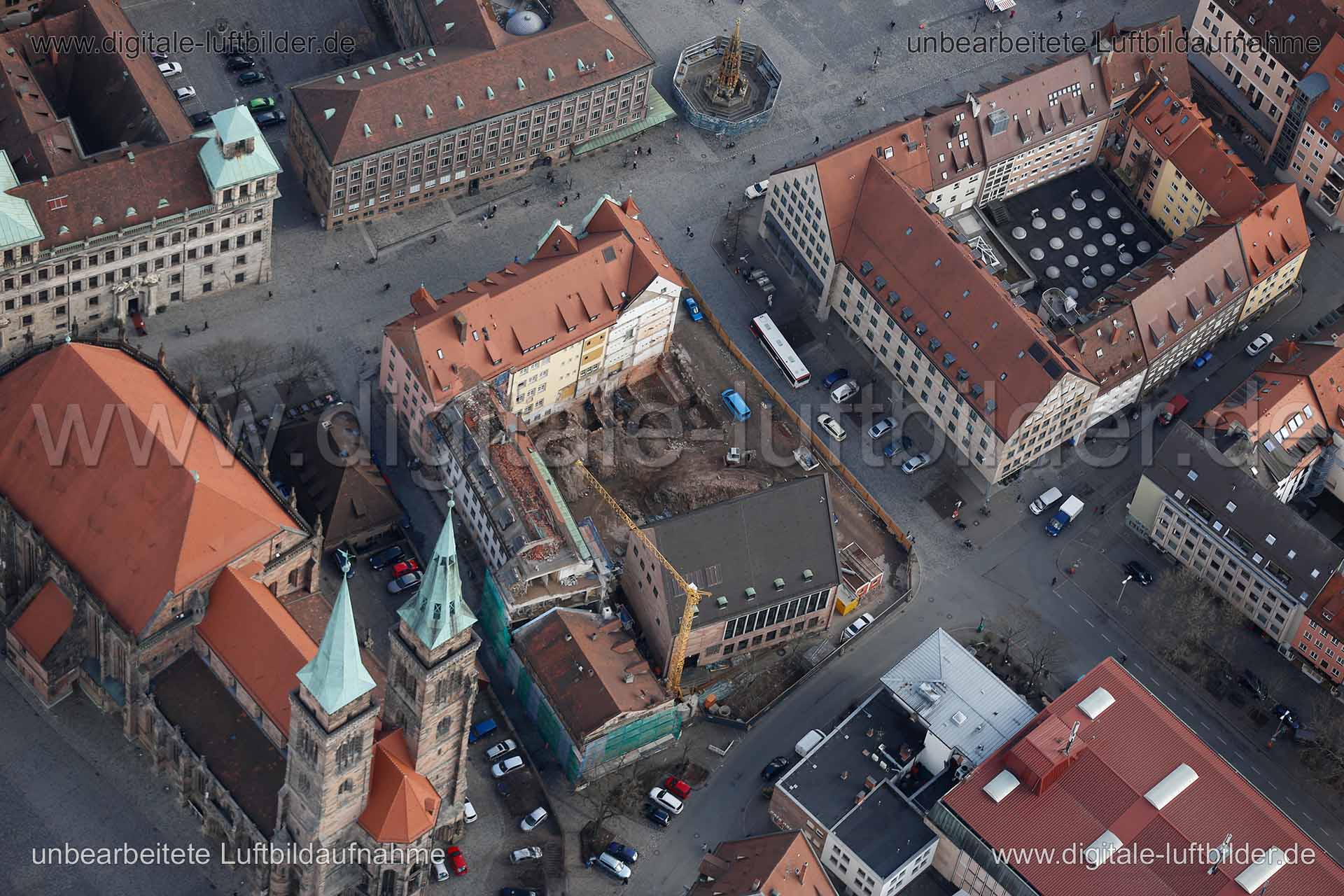 Titel: IHK Waaggasse, Bildnummer: c133970, Ort / Stadt: Nürnberg, (Land)Kreis: kreisfreie Stadt Nürnberg, Regierungsbezirk: Mittelfranken, Bundesland: Bayern, Aufnahmedatum: 03.03.2015, Schlagwörter: Luftbild, Luftbilder, Luftbildfotografie, Luftaufnahme, Luftbildaufnahme, Luftfoto, Vogelperspektive, Vogelansicht, Deutschland, Schräg- und Senkrecht-Luftaufnahmen, Orthofotografie, Waaggasse, Winklerstraße, IHK, Industrie- und Handelskammer, Baustelle, Abriss, Bagger, Kran, Gewerbeflächen & Gewerb