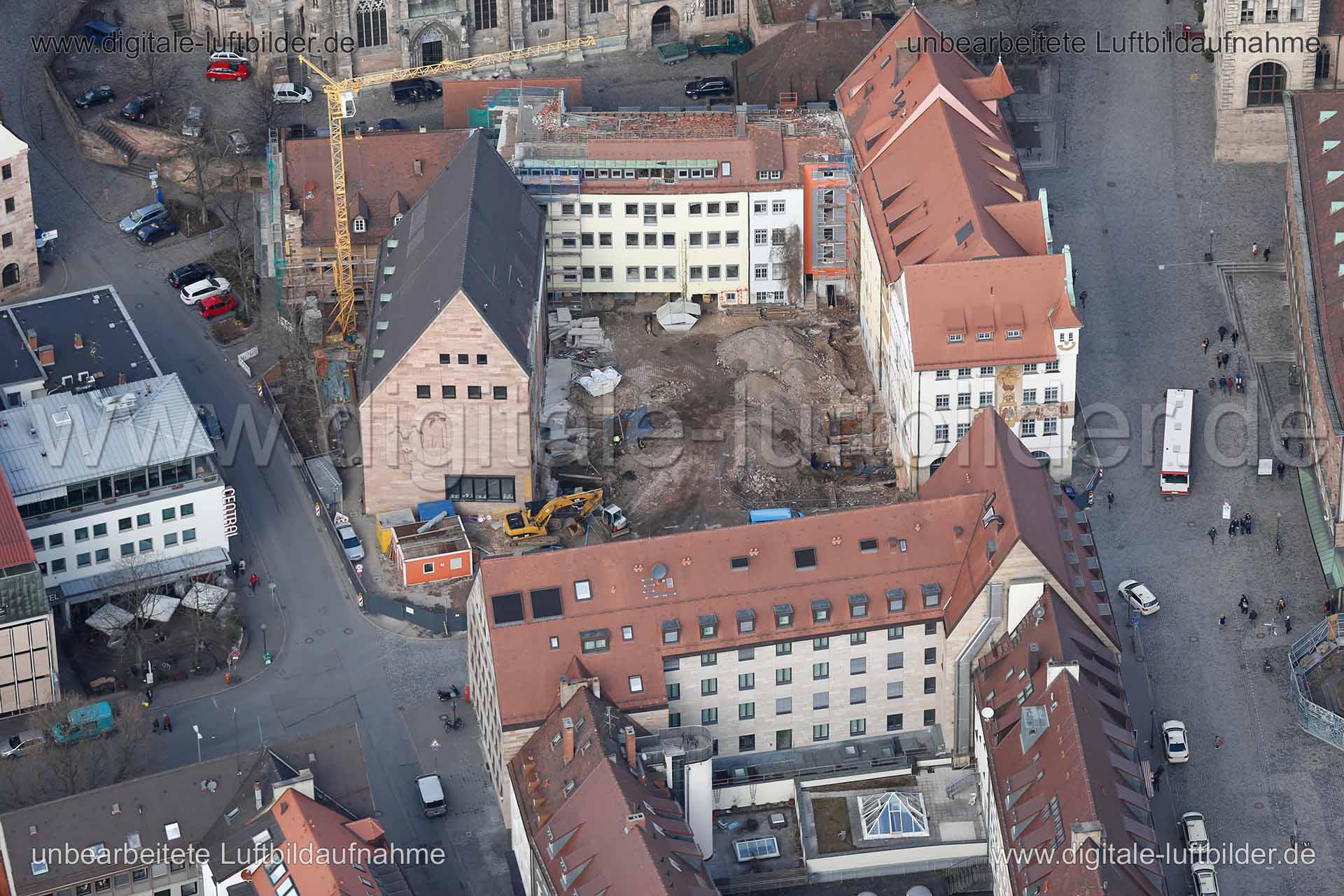 Titel: IHK Waaggasse, Bildnummer: c134020, Ort / Stadt: Nürnberg, (Land)Kreis: kreisfreie Stadt Nürnberg, Regierungsbezirk: Mittelfranken, Bundesland: Bayern, Aufnahmedatum: 03.03.2015, Schlagwörter: Luftbild, Luftbilder, Luftbildfotografie, Luftaufnahme, Luftbildaufnahme, Luftfoto, Vogelperspektive, Vogelansicht, Deutschland, Schräg- und Senkrecht-Luftaufnahmen, Orthofotografie, Waaggasse, Winklerstraße, IHK, Industrie- und Handelskammer, Baustelle, Abriss, Bagger, Kran, Gewerbeflächen & Gewerb