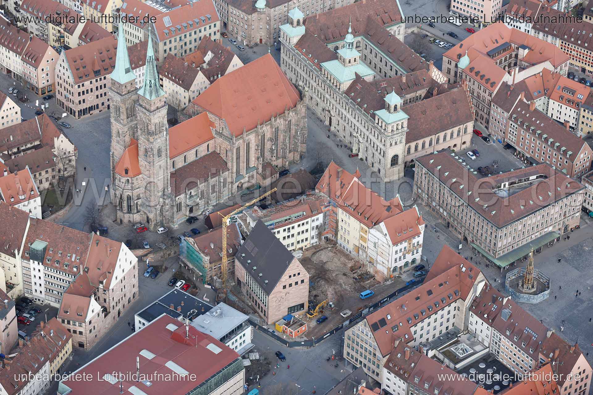 Titel: IHK Waaggasse, Bildnummer: c134040, Ort / Stadt: Nürnberg, (Land)Kreis: kreisfreie Stadt Nürnberg, Regierungsbezirk: Mittelfranken, Bundesland: Bayern, Aufnahmedatum: 03.03.2015, Schlagwörter: Luftbild, Luftbilder, Luftbildfotografie, Luftaufnahme, Luftbildaufnahme, Luftfoto, Vogelperspektive, Vogelansicht, Deutschland, Schräg- und Senkrecht-Luftaufnahmen, Orthofotografie, Waaggasse, Winklerstraße, IHK, Industrie- und Handelskammer, Baustelle, Abriss, Bagger, Kran, Rathaus, Sebalduskirche