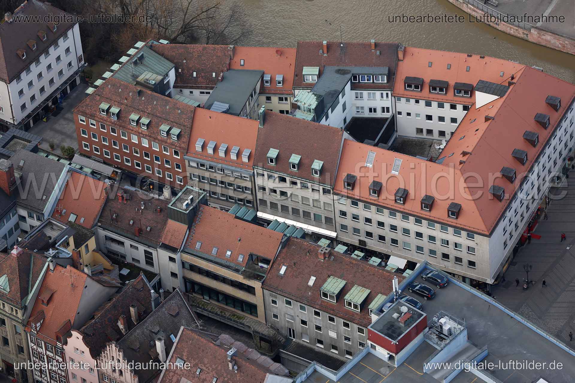 Titel: Kaiserstraße, Bildnummer: c134210, Ort / Stadt: Nürnberg, (Land)Kreis: kreisfreie Stadt Nürnberg, Regierungsbezirk: Mittelfranken, Bundesland: Bayern, Aufnahmedatum: 03.03.2015, Schlagwörter: Luftbild, Luftbilder, Luftbildfotografie, Luftaufnahme, Luftbildaufnahme, Luftfoto, Vogelperspektive, Vogelansicht, Deutschland, Schräg- und Senkrecht-Luftaufnahmen, Orthofotografie, Kaiserstraße, Altstadt, Innenstadt, Adlerparkhaus, Adlerstraße, An der Fleischbrücke, Parkhaus, Gewerbeflächen & Gewer