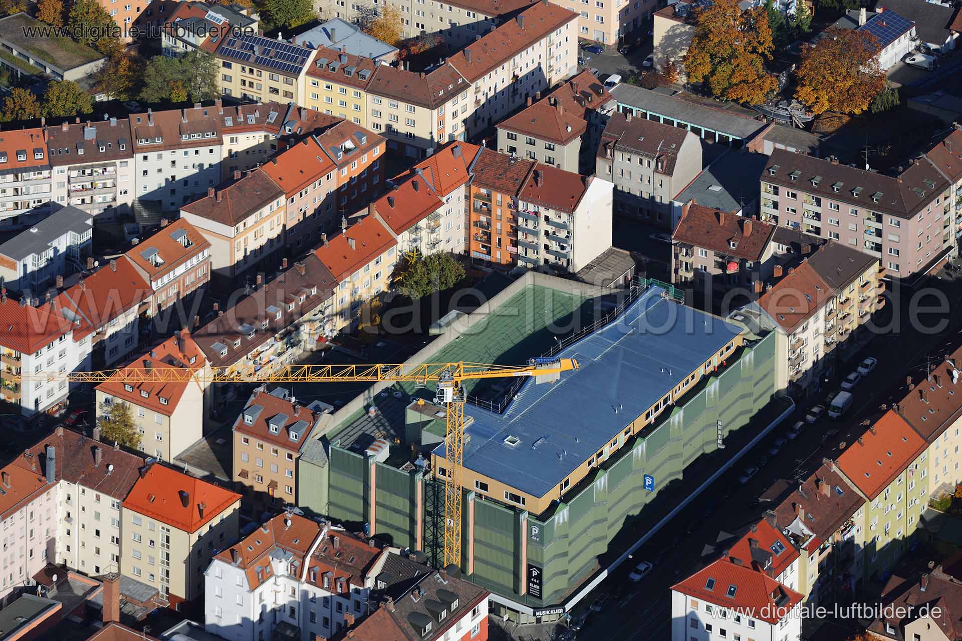 Titel: Landgrabenstraße, Bildnummer: c122090, Ort / Stadt: Nürnberg, (Land)Kreis: kreisfreie Stadt Nürnberg, Regierungsbezirk: Mittelfranken, Bundesland: Bayern, Aufnahmedatum: 03.11.2014, Schlagwörter: Luftbild, Luftbilder, Luftbildfotografie, Luftaufnahme, Luftbildaufnahme, Luftfoto, Vogelperspektive, Vogelansicht, Deutschland, Schräg- und Senkrecht-Luftaufnahmen, Orthofotografie, Landgrabenstraße, Bulmanstraße, Hummelsteiner Weg, Baustelle, Parkhaus, Bauhaus, Breitscheidstraße, Südstadt, Gewe