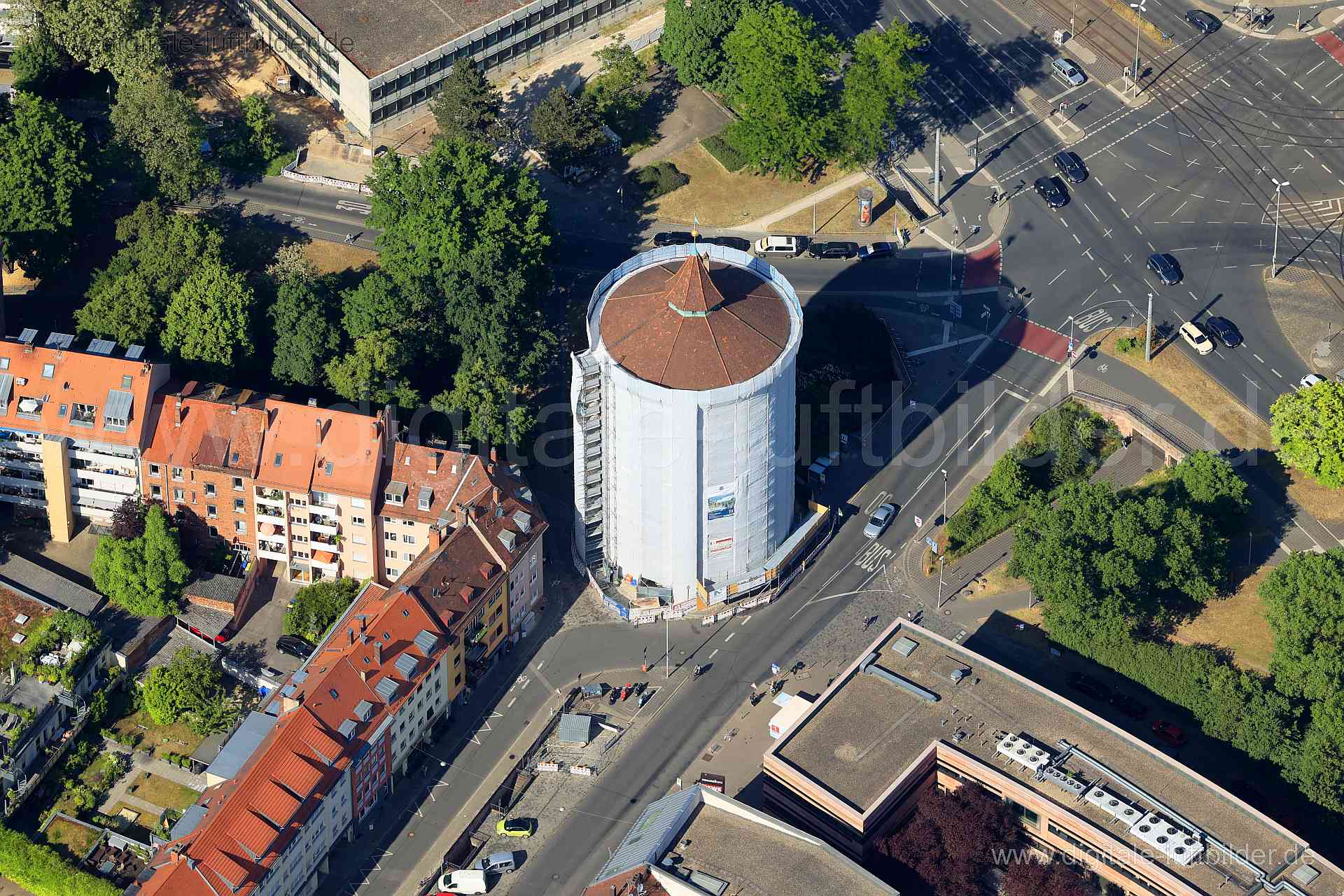 Luftbild - Laufer Torturm, Ort: Nürnberg, Tags: Laufer Torturm, Gerüst, eingerüstt, Gerüstbau, Sanierung, Laufertorzwinger...