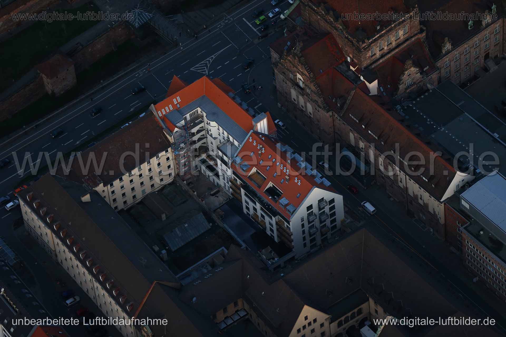 Titel: Lessingstraße, Bildnummer: b182440, Ort / Stadt: Nürnberg, (Land)Kreis: kreisfreie Stadt Nürnberg, Regierungsbezirk: Mittelfranken, Bundesland: Bayern, Aufnahmedatum: 22.12.2015, Schlagwörter: Luftbild, Luftbilder, Luftbildfotografie, Luftaufnahme, Luftbildaufnahme, Luftfoto, Vogelperspektive, Vogelansicht, Deutschland, Schräg- und Senkrecht-Luftaufnahmen, Orthofotografie, Frauentorgraben, Lessingstraße, Opernhaus, Neubau, Weidenkellerstraße, Monat: Dezember, Jahreszeit: Winter, Tageszeit