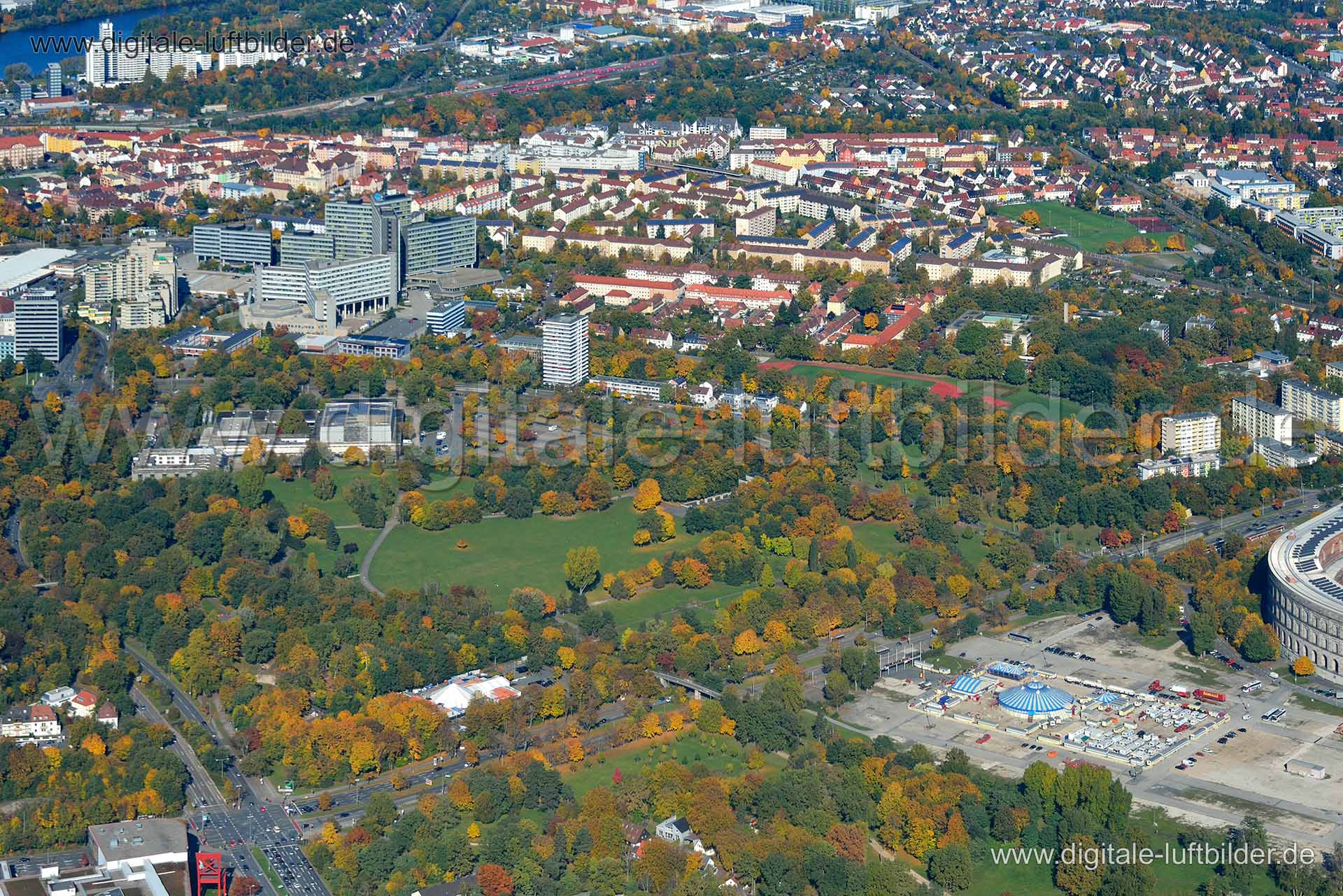 Titel: Luitpoldhain, Bildnummer: n076700, Ort / Stadt: Nürnberg, (Land)Kreis: kreisfreie Stadt Nürnberg, Regierungsbezirk: Mittelfranken, Bundesland: Bayern, Aufnahmedatum: 19.10.2013, Schlagwörter: Luftbild, Luftbilder, Luftbildfotografie, Luftaufnahme, Luftbildaufnahme, Luftfoto, Vogelperspektive, Vogelansicht, Deutschland, Schräg- und Senkrecht-Luftaufnahmen, Orthofotografie, Bayernstraße, Luitpoldhain, Münchener Straße, Südstadt, Dutzendteich, Kongresshalle, Meistersingerhalle, Frankenstraße