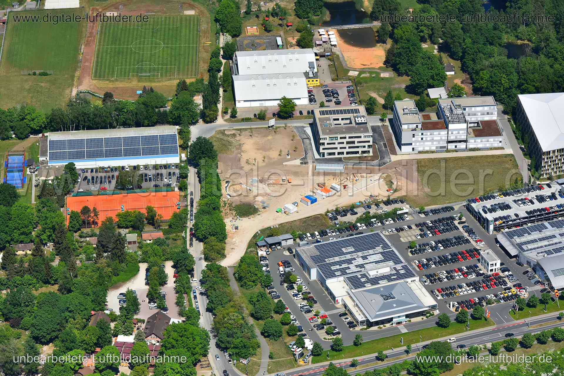 Titel: Marienbergstraße, Bildnummer: n261080, Ort / Stadt: Nürnberg, (Land)Kreis: kreisfreie Stadt Nürnberg, Regierungsbezirk: Mittelfranken, Bundesland: Bayern, Aufnahmedatum: 06.05.2018, Schlagwörter: Luftbild, Luftbilder, Luftbildfotografie, Luftaufnahme, Luftbildaufnahme, Luftfoto, Vogelperspektive, Vogelansicht, Deutschland, Schräg- und Senkrecht-Luftaufnahmen, Orthofotografie, 90411, Marienbergstraße, August-Euler-Weg, Hugo-Junkers-Straße, Emmericher Straße, Ernst-Heinkel-Weg, Ziegelstein,