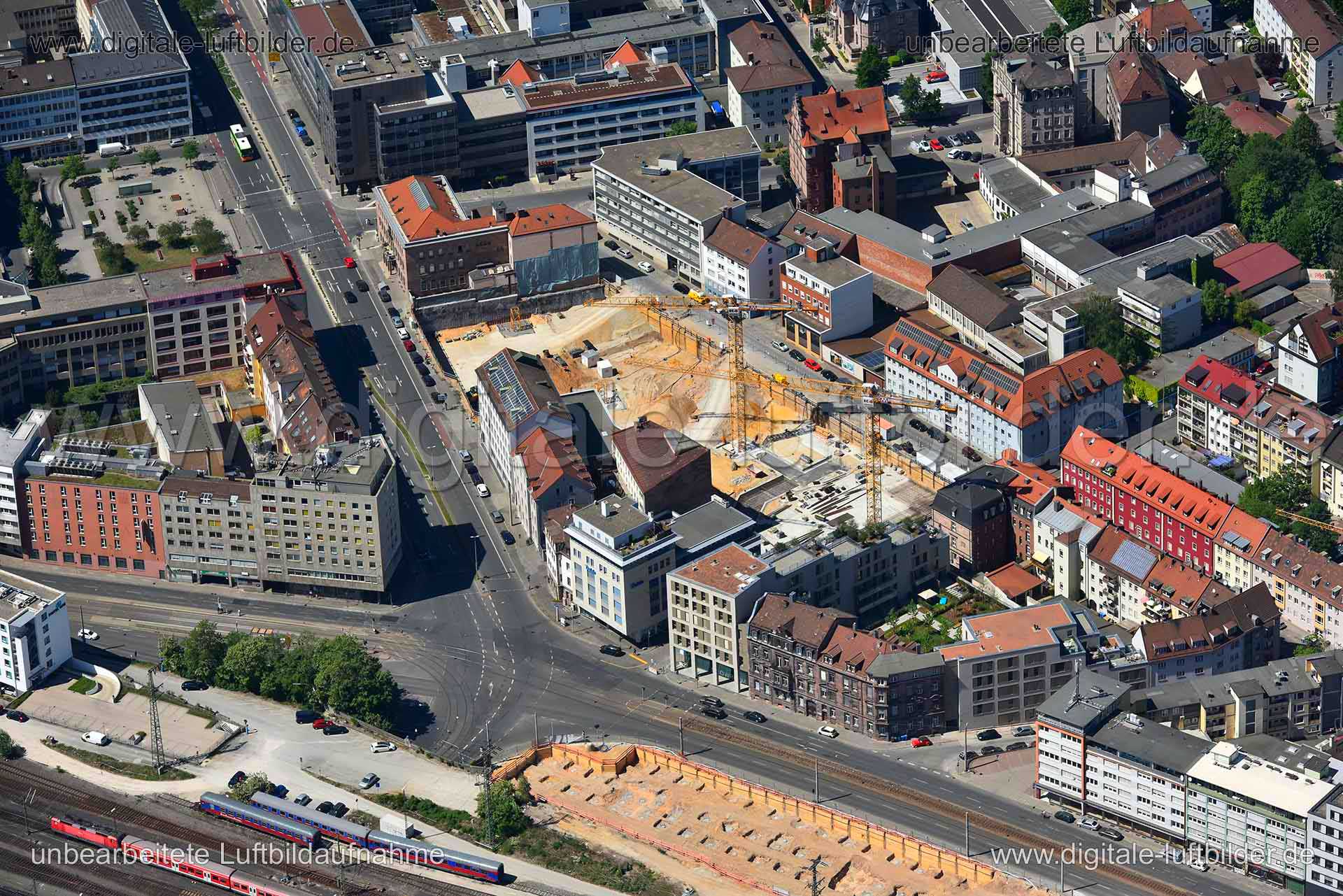 Titel: Marienstraße, Bildnummer: n263200, Ort / Stadt: Nürnberg, (Land)Kreis: kreisfreie Stadt Nürnberg, Regierungsbezirk: Mittelfranken, Bundesland: Bayern, Aufnahmedatum: 06.05.2018, Schlagwörter: Luftbild, Luftbilder, Luftbildfotografie, Luftaufnahme, Luftbildaufnahme, Luftfoto, Vogelperspektive, Vogelansicht, Deutschland, Schräg- und Senkrecht-Luftaufnahmen, Orthofotografie, 90402, Badstraße, Marienstraße, Neudörferstraße, Willy-Brandt-Platz, Bahnhofstraße, Flaschenhofstraße, Hadermühle, Blu