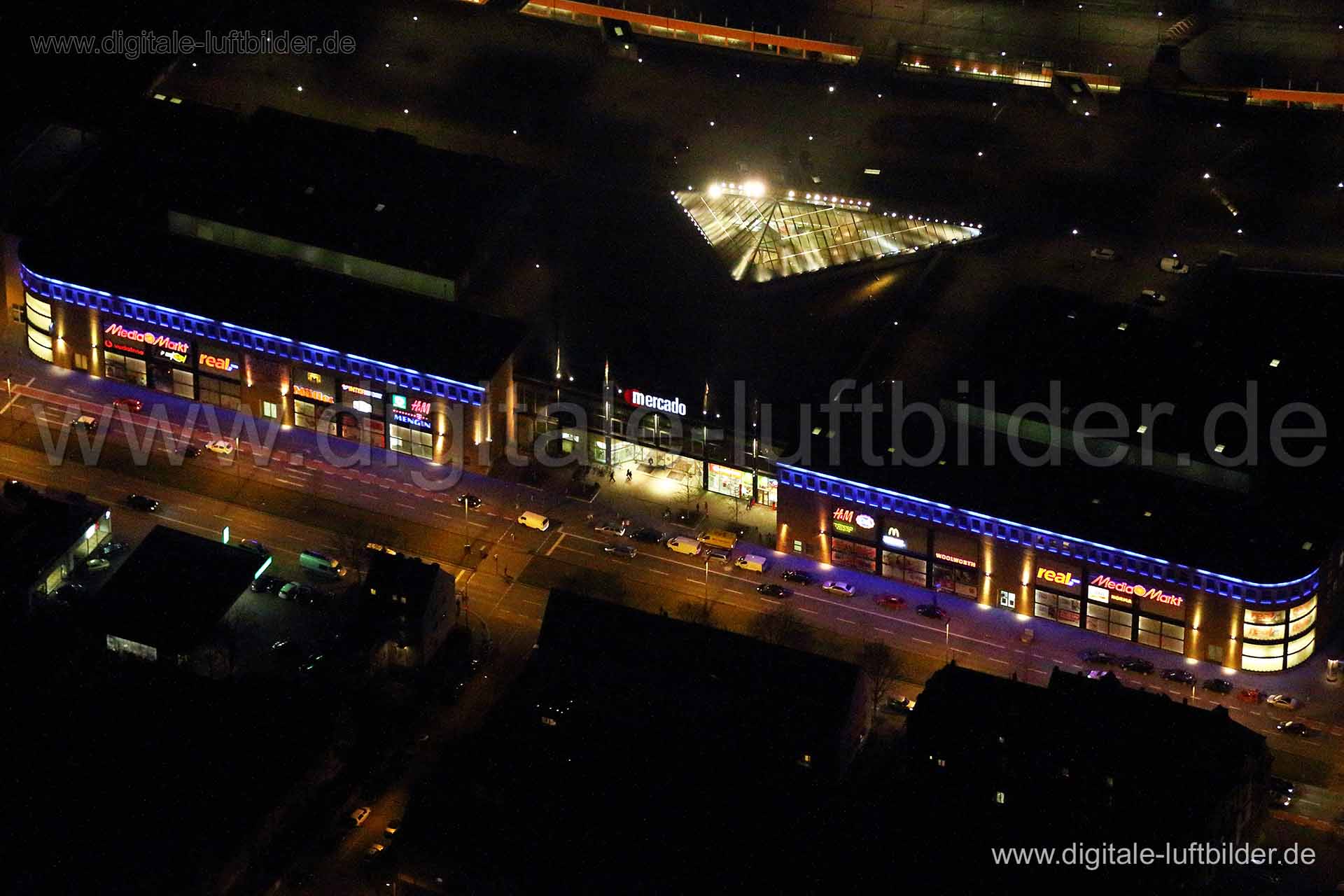 Titel: Mercado, Bildnummer: ca85880, Ort / Stadt: Nürnberg, (Land)Kreis: kreisfreie Stadt Nürnberg, Regierungsbezirk: Mittelfranken, Bundesland: Bayern, Aufnahmedatum: 08.03.2014, Schlagwörter: Luftbild, Luftbilder, Luftbildfotografie, Luftaufnahme, Luftbildaufnahme, Luftfoto, Vogelperspektive, Vogelansicht, Deutschland, Schräg- und Senkrecht-Luftaufnahmen, Orthofotografie, Nachtaufnahme, Nachtbilder, Einkaufszentrum, Mercado, Bayreuther Straße, Äußere-Bayreuther-Straße, Gewerbeflächen & Gewerbe