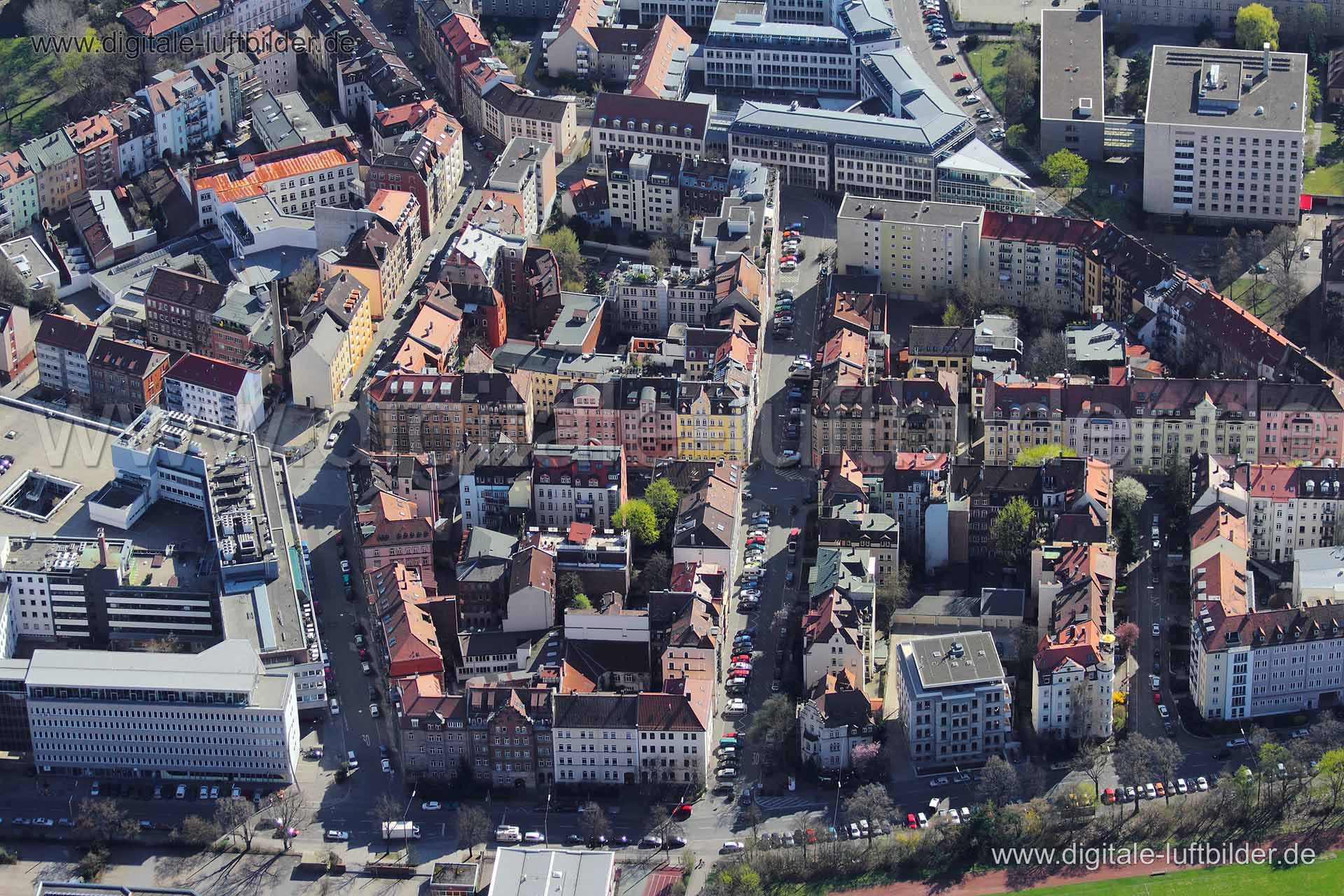 Titel: Moltkestraße, Bildnummer: cc24700, Ort / Stadt: Nürnberg, (Land)Kreis: kreisfreie Stadt Nürnberg, Regierungsbezirk: Mittelfranken, Bundesland: Bayern, Aufnahmedatum: 02.04.2011, Schlagwörter: Luftbild, Luftbilder, Luftbildfotografie, Luftaufnahme, Luftbildaufnahme, Luftfoto, Vogelperspektive, Vogelansicht, Deutschland, Schräg- und Senkrecht-Luftaufnahmen, Orthofotografie, Moltkestraße, Blumenthalstraße, Solgerstraße, Deutschherrnstraße, Roonstraße, Rosenau, Monat: April, Jahreszeit: Frühl