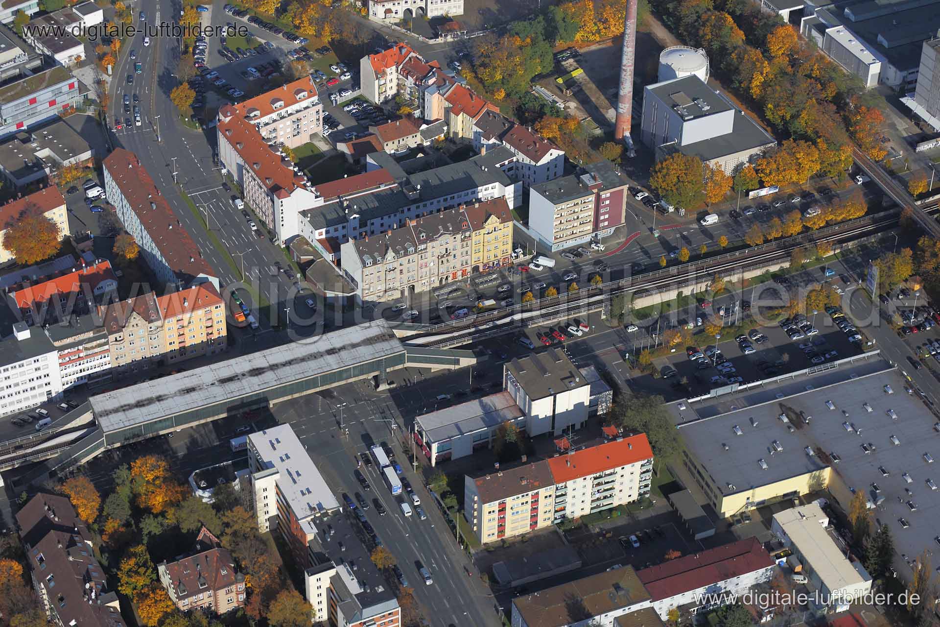 Titel: Muggenhof, Bildnummer: c124710, Ort / Stadt: Nürnberg, (Land)Kreis: kreisfreie Stadt Nürnberg, Regierungsbezirk: Mittelfranken, Bundesland: Bayern, Aufnahmedatum: 03.11.2014, Schlagwörter: Luftbild, Luftbilder, Luftbildfotografie, Luftaufnahme, Luftbildaufnahme, Luftfoto, Vogelperspektive, Vogelansicht, Deutschland, Schräg- und Senkrecht-Luftaufnahmen, Orthofotografie, Muggenhof, Fürther Straße, Adolf-Braun-Straße, Monat: November, Jahreszeit: Herbst, Tageszeit: Mittag / Nachmittag, Jahr: