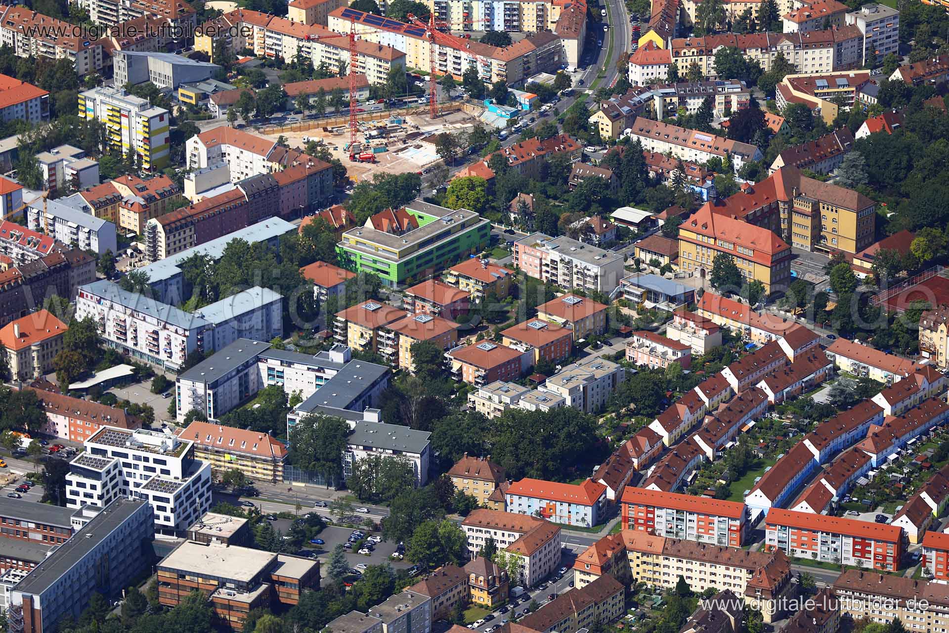 Titel: Neulichtenhof, Bildnummer: c240310, Ort / Stadt: Nürnberg, (Land)Kreis: kreisfreie Stadt Nürnberg, Regierungsbezirk: Mittelfranken, Bundesland: Bayern, Aufnahmedatum: 15.08.2017, Schlagwörter: Luftbild, Luftbilder, Luftbildfotografie, Luftaufnahme, Luftbildaufnahme, Luftfoto, Vogelperspektive, Vogelansicht, Deutschland, Schräg- und Senkrecht-Luftaufnahmen, Orthofotografie, Neulichtenhof, Neulichtenhofstraße, Egonstraße, Eckhardstraße, Oswaldstraße, Sperberstraße, Frankenstraße, FrankenCam
