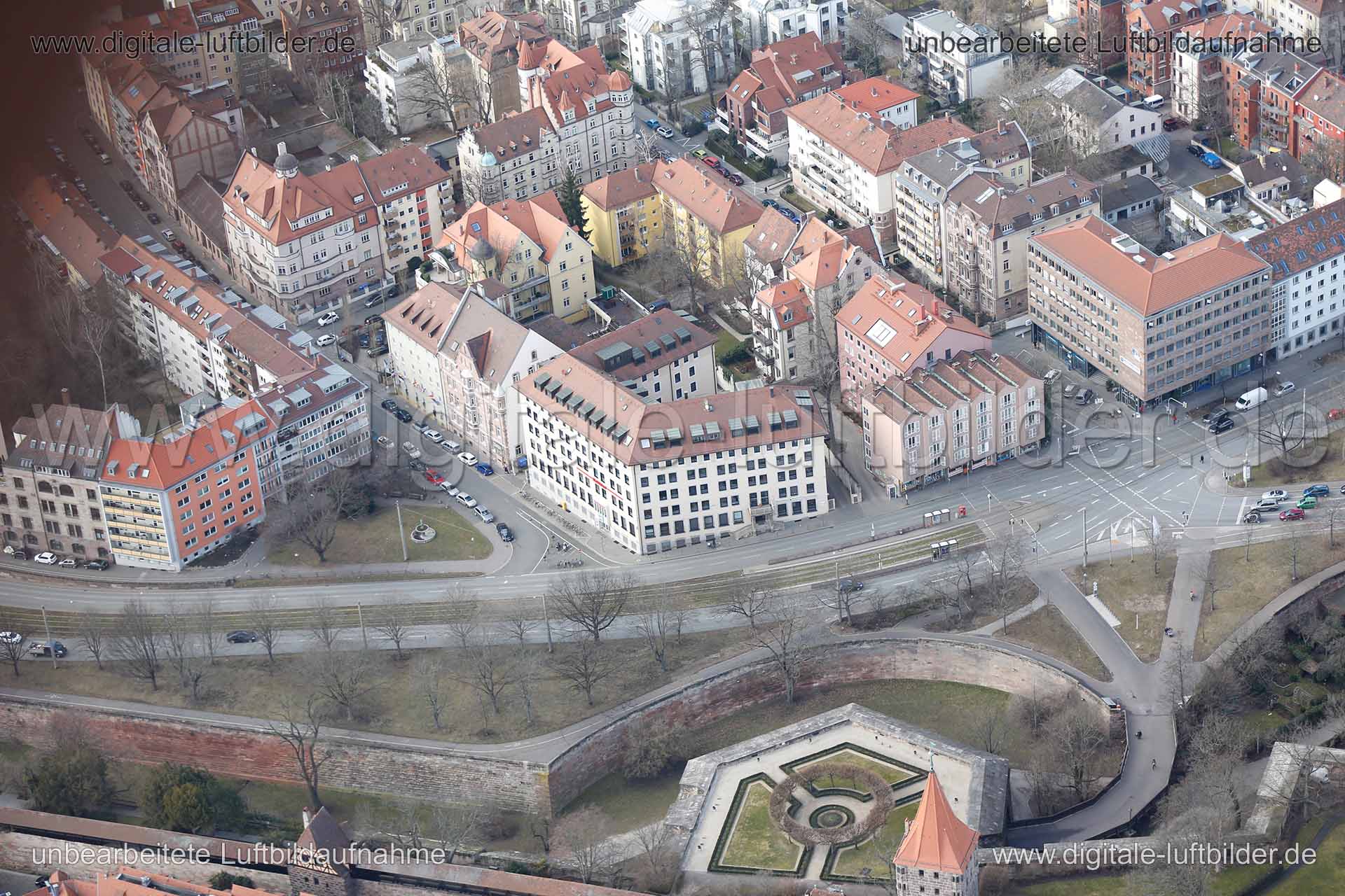 Titel: Neutorgraben, Bildnummer: c134900, Ort / Stadt: Nürnberg, (Land)Kreis: kreisfreie Stadt Nürnberg, Regierungsbezirk: Mittelfranken, Bundesland: Bayern, Aufnahmedatum: 03.03.2015, Schlagwörter: Luftbild, Luftbilder, Luftbildfotografie, Luftaufnahme, Luftbildaufnahme, Luftfoto, Vogelperspektive, Vogelansicht, Deutschland, Schräg- und Senkrecht-Luftaufnahmen, Orthofotografie, Neutorgraben, Nordstadt, Burgschmietstraße, Weigelstraße, Frommannstraße, Campestraße, Tasslov Verlag, Monat: März, Ja