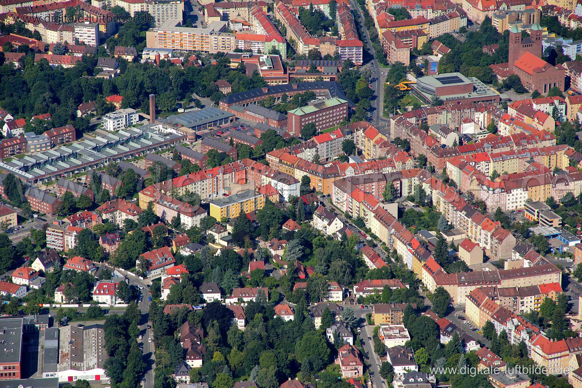 Titel: Nibelungenviertel, Bildnummer: cc17050, Ort / Stadt: Nürnberg, (Land)Kreis: kreisfreie Stadt Nürnberg, Regierungsbezirk: Mittelfranken, Bundesland: Bayern, Aufnahmedatum: 21.08.2010, Schlagwörter: Luftbild, Luftbilder, Luftbildfotografie, Luftaufnahme, Luftbildaufnahme, Luftfoto, Vogelperspektive, Vogelansicht, Deutschland, Schräg- und Senkrecht-Luftaufnahmen, Orthofotografie, Nibelungenviertel, Isoldenstraße, Nornenstraße, Wodanstraße, Brunhildstraße, Kriemhildstraße, Kleestraße, Im Post