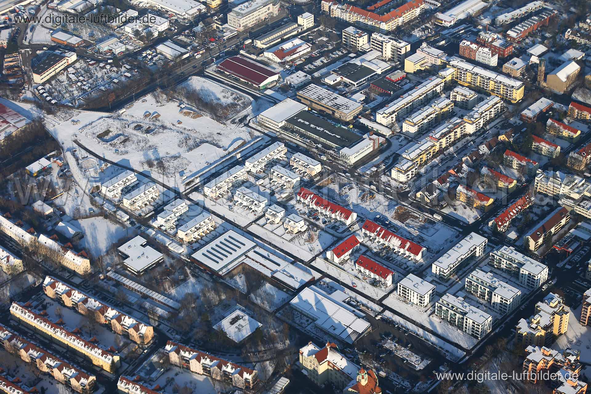 Titel: Nordbahnhof, Bildnummer: c207860, Ort / Stadt: Nürnberg, (Land)Kreis: kreisfreie Stadt Nürnberg, Regierungsbezirk: Mittelfranken, Bundesland: Bayern, Aufnahmedatum: 22.01.2016, Schlagwörter: Luftbild, Luftbilder, Luftbildfotografie, Luftaufnahme, Luftbildaufnahme, Luftfoto, Vogelperspektive, Vogelansicht, Deutschland, Schräg- und Senkrecht-Luftaufnahmen, Orthofotografie, Am Nordbahnhof, Grolandstraße, Nordstadt, Nordring, Neubau, Neubaugebiet, Kreulstraße, Georg-Eberlein-Straße, Wilderstr