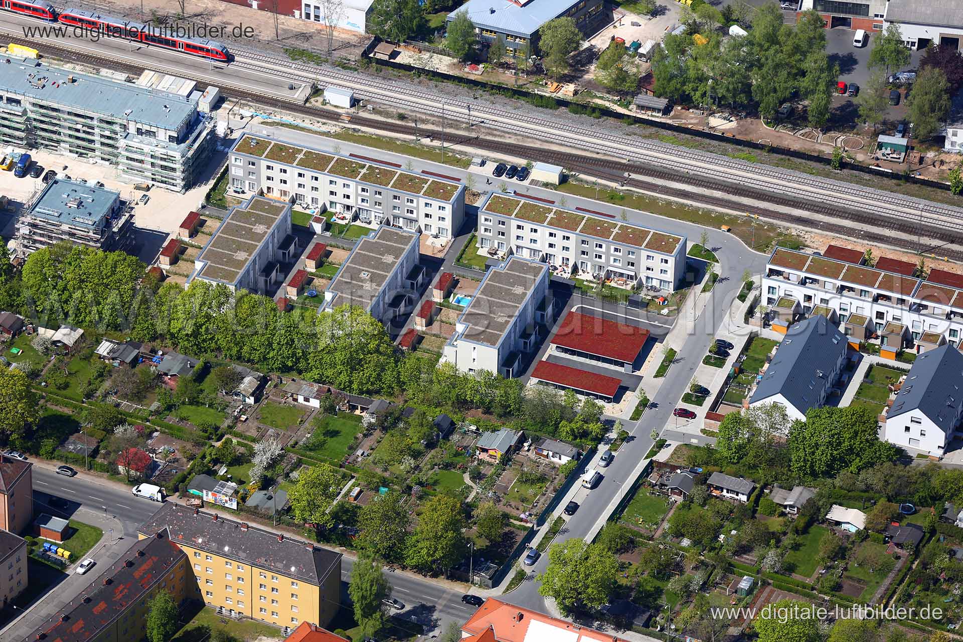 Titel: Nordostbahnhof, Bildnummer: c211390, Ort / Stadt: Nürnberg, (Land)Kreis: kreisfreie Stadt Nürnberg, Regierungsbezirk: Mittelfranken, Bundesland: Bayern, Aufnahmedatum: 04.05.2016, Schlagwörter: Luftbild, Luftbilder, Luftbildfotografie, Luftaufnahme, Luftbildaufnahme, Luftfoto, Vogelperspektive, Vogelansicht, Deutschland, Schräg- und Senkrecht-Luftaufnahmen, Orthofotografie, Nordostbahnhof, Gräfenbergbahn, Zug, Station, Wagon, Bahn, Deutsche Bahn, Neubau, Baustelle, Großbaustelle, Bessemer