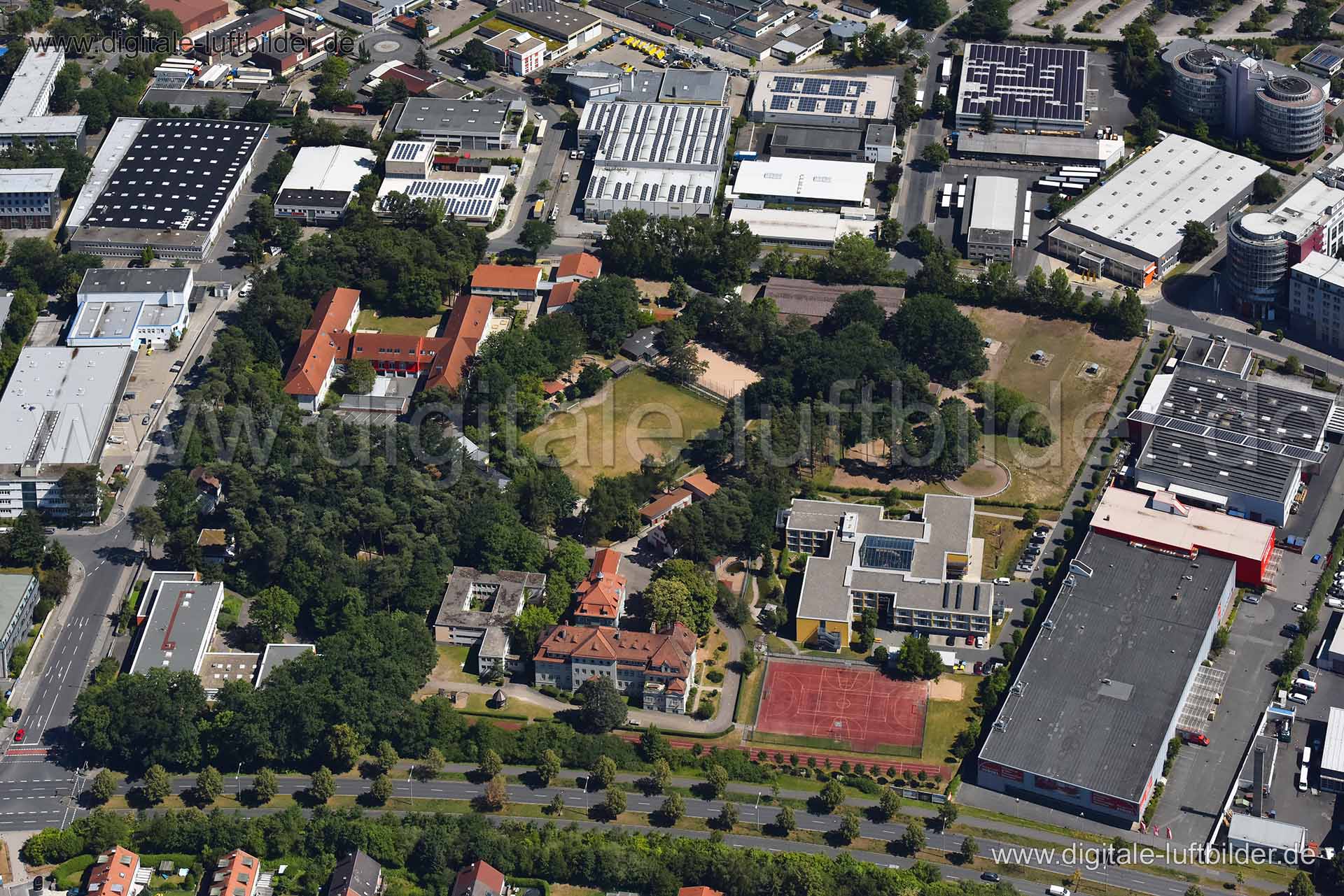 Titel: Nordostpark, Bildnummer: n275060, Ort / Stadt: Nürnberg, (Land)Kreis: kreisfreie Stadt Nürnberg, Regierungsbezirk: Mittelfranken, Bundesland: Bayern, Aufnahmedatum: 30.06.2018, Schlagwörter: Luftbild, Luftbilder, Luftbildfotografie, Luftaufnahme, Luftbildaufnahme, Luftfoto, Vogelperspektive, Vogelansicht, Deutschland, Schräg- und Senkrecht-Luftaufnahmen, Orthofotografie, Dormitzer Straße, Effeltricher Straße, Ermreuther Straße, Betzensteiner Straße, 90411, Nürnberg, Neumeyerstraße, Siebol
