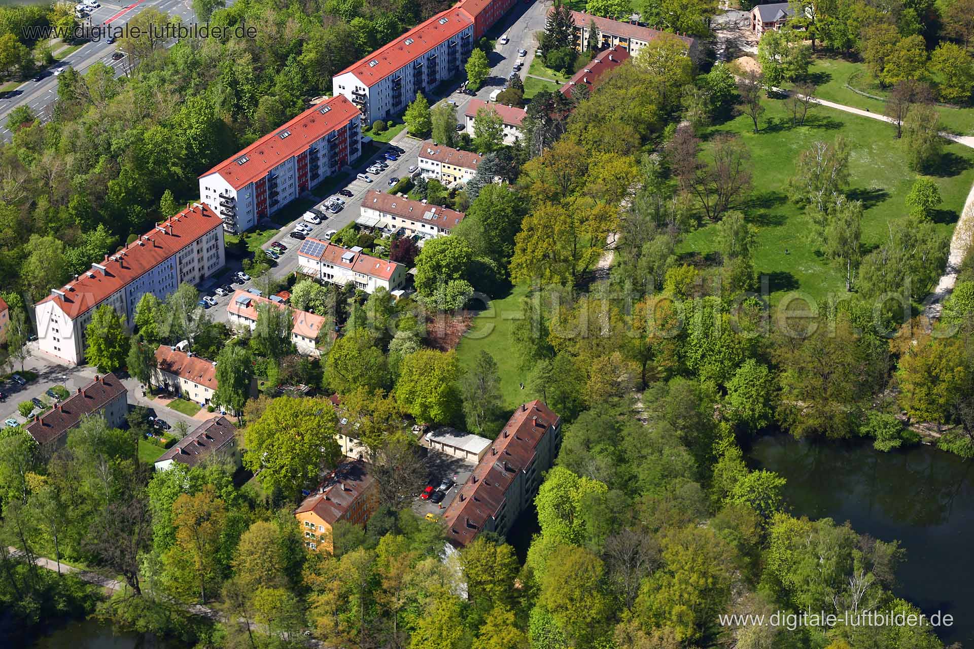 Titel: Oskar-von-Miller-Straße, Bildnummer: c213170, Ort / Stadt: Nürnberg, (Land)Kreis: kreisfreie Stadt Nürnberg, Regierungsbezirk: Mittelfranken, Bundesland: Bayern, Aufnahmedatum: 04.05.2016, Schlagwörter: Luftbild, Luftbilder, Luftbildfotografie, Luftaufnahme, Luftbildaufnahme, Luftfoto, Vogelperspektive, Vogelansicht, Deutschland, Schräg- und Senkrecht-Luftaufnahmen, Orthofotografie, Oskar-von-Miller-Straße, Sofie-Keeser-Weg, Jakob-Wolff-Straße, Münchener Straße, Ingolstädter Straße, Bayer