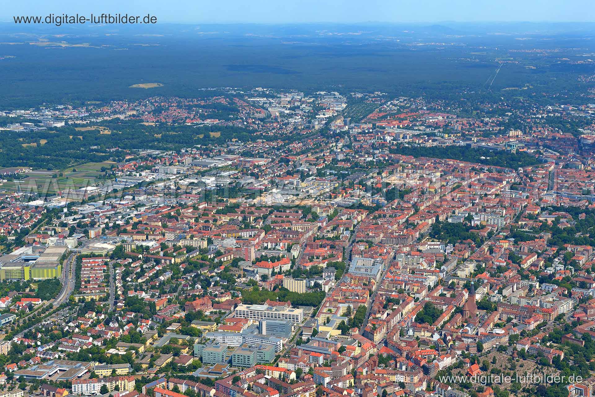 Titel: Panorama, Bildnummer: n054400, Ort / Stadt: Nürnberg, (Land)Kreis: kreisfreie Stadt Nürnberg, Regierungsbezirk: Mittelfranken, Bundesland: Bayern, Aufnahmedatum: 19.07.2013, Schlagwörter: Luftbild, Luftbilder, Luftbildfotografie, Luftaufnahme, Luftbildaufnahme, Luftfoto, Vogelperspektive, Vogelansicht, Deutschland, Schräg- und Senkrecht-Luftaufnahmen, Orthofotografie, Panorama, Monat: Juli, Jahreszeit: Sommer, Tageszeit: Mittag / Nachmittag, Jahr: 2013, Flug ID: 20130719, Bildstatus: farb