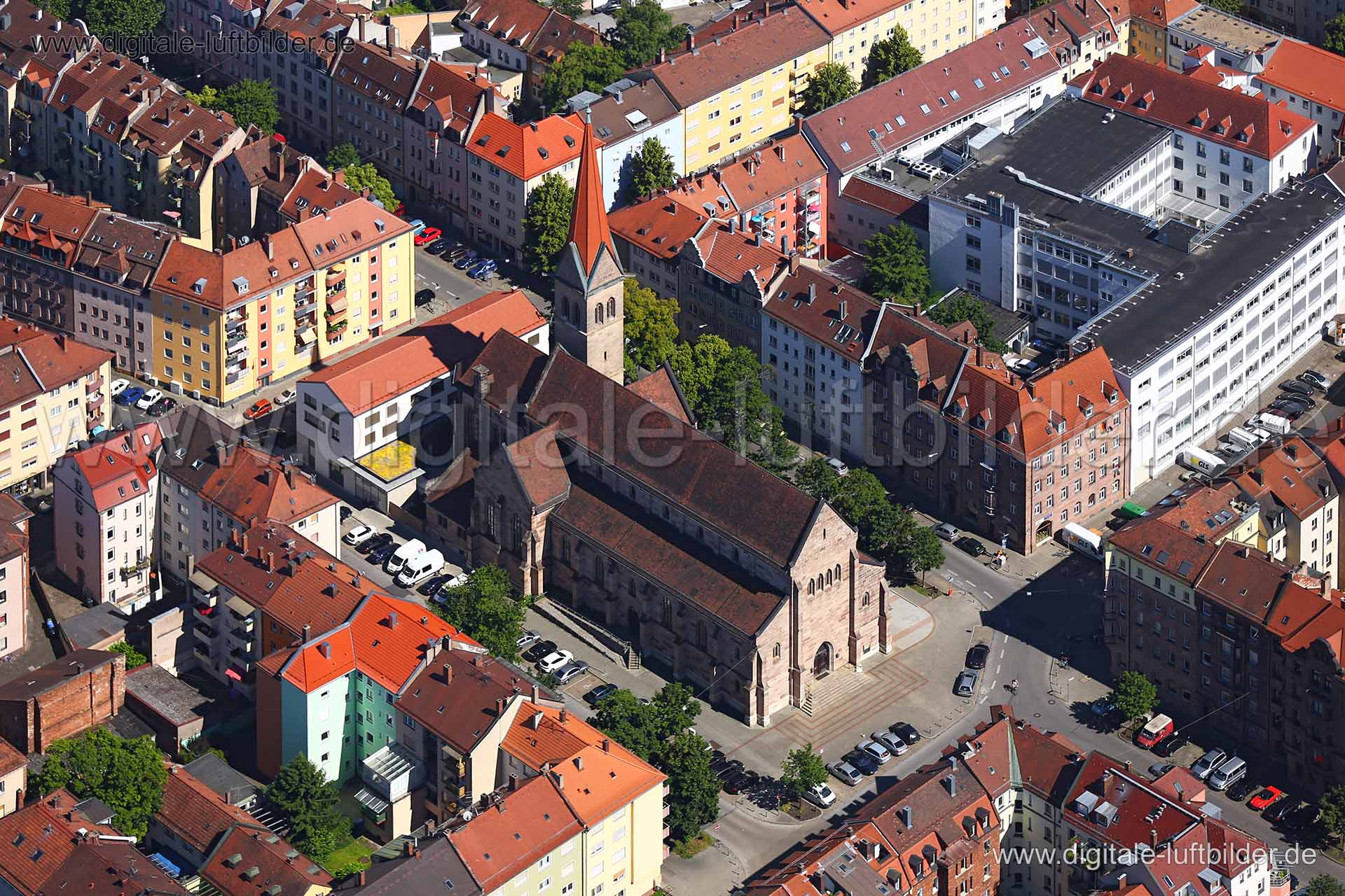 Titel: Paulskirche, Bildnummer: c226270, Ort / Stadt: Nürnberg, (Land)Kreis: kreisfreie Stadt Nürnberg, Regierungsbezirk: Mittelfranken, Bundesland: Bayern, Aufnahmedatum: 23.06.2016, Schlagwörter: Luftbild, Luftbilder, Luftbildfotografie, Luftaufnahme, Luftbildaufnahme, Luftfoto, Vogelperspektive, Vogelansicht, Deutschland, Schräg- und Senkrecht-Luftaufnahmen, Orthofotografie, Paulskirche, Paulstraße, Humboldtstraße, Kirche, Dallingerstraße, Monat: Juni, Jahreszeit: Sommer, Tageszeit: Mittag /