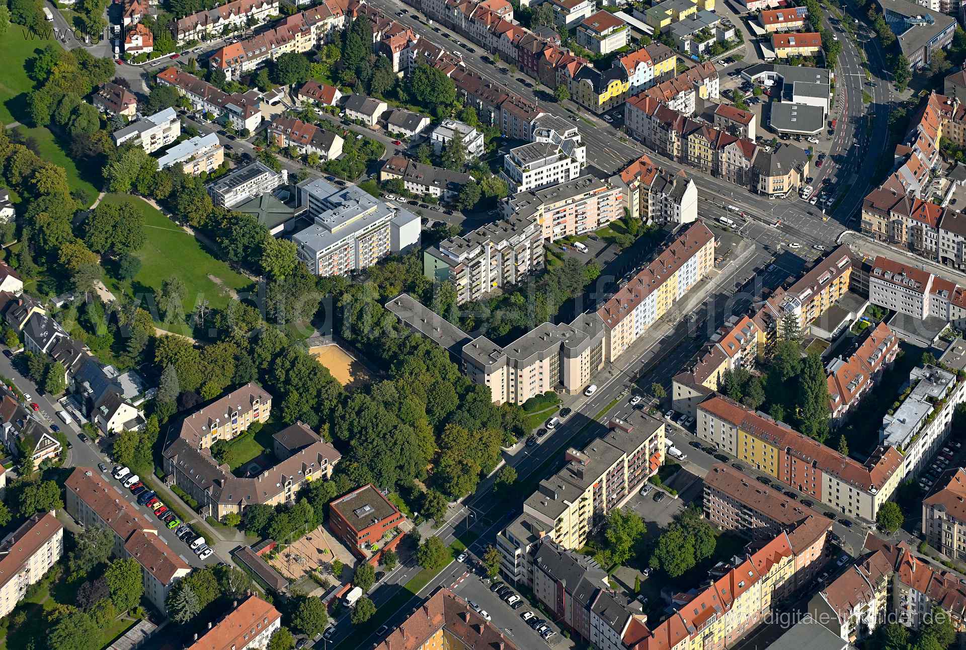 Titel: Rechenberg, Bildnummer: n515480, Ort / Stadt: Nürnberg, (Land)Kreis: kreisfreie Stadt Nürnberg, Regierungsbezirk: Mittelfranken, Bundesland: Bayern, Aufnahmedatum: 11.08.2023, Schlagwörter: Deutschland, 90489, 90491, Alfons-Goppel-Straße, Bismarckstraße, Dr.-Gustav-Heinemann-Straße, Fichtestraße, Franz-Haas-Straße, Georg-Holzbauer-Straße, Gertrud-Krüger-Weg, Ludtringstraße, Ludwig-Feuerbach-Straße, Lützowstraße, Nettelbeckstraße, Nürnberg, Scharnhorststraße, Schillstraße, Schleiermacherst