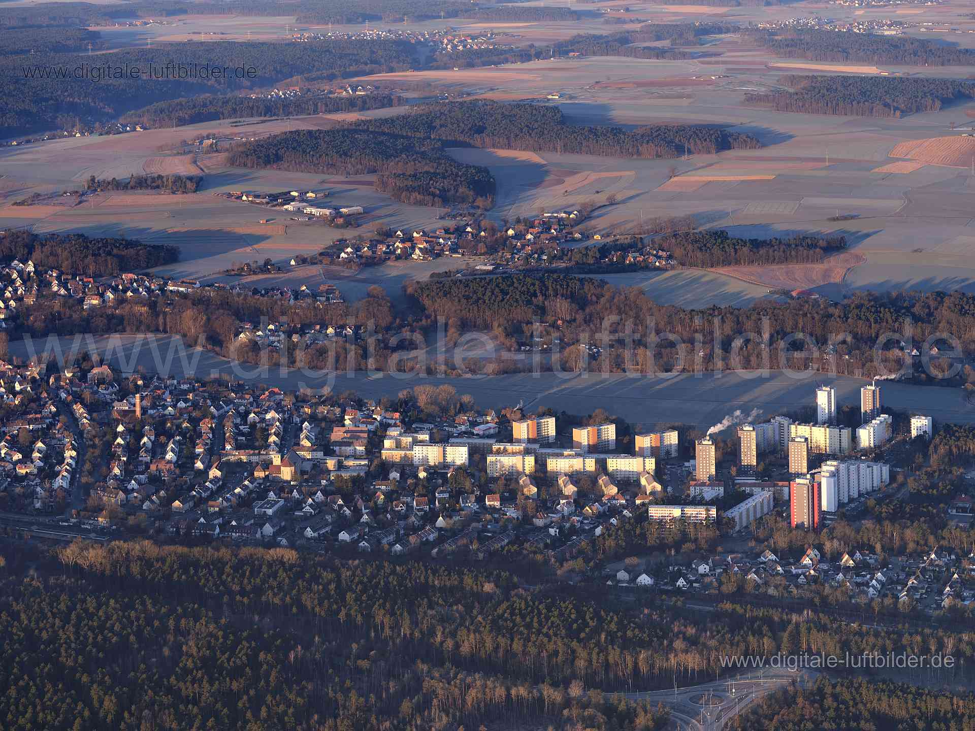 Titel: Reichelsdorf, Bildnummer: f412620, Ort / Stadt: Nürnberg, (Land)Kreis: kreisfreie Stadt Nürnberg, Regierungsbezirk: Mittelfranken, Bundesland: Bayern, Aufnahmedatum: 07.03.2021, Schlagwörter: Luftbild, Luftbilder, Luftbildfotografie, Luftaufnahme, Luftbildaufnahme, Luftfoto, Vogelperspektive, Vogelansicht, Deutschland, Schräg- und Senkrecht-Luftaufnahmen, Orthofotografie, Früh, Sonnenaufgang, Morgenröte, Reichelsdorf, Krottenbach, Mühlhof, Panorama, Monat: März, Jahreszeit: Winter, Tagesz
