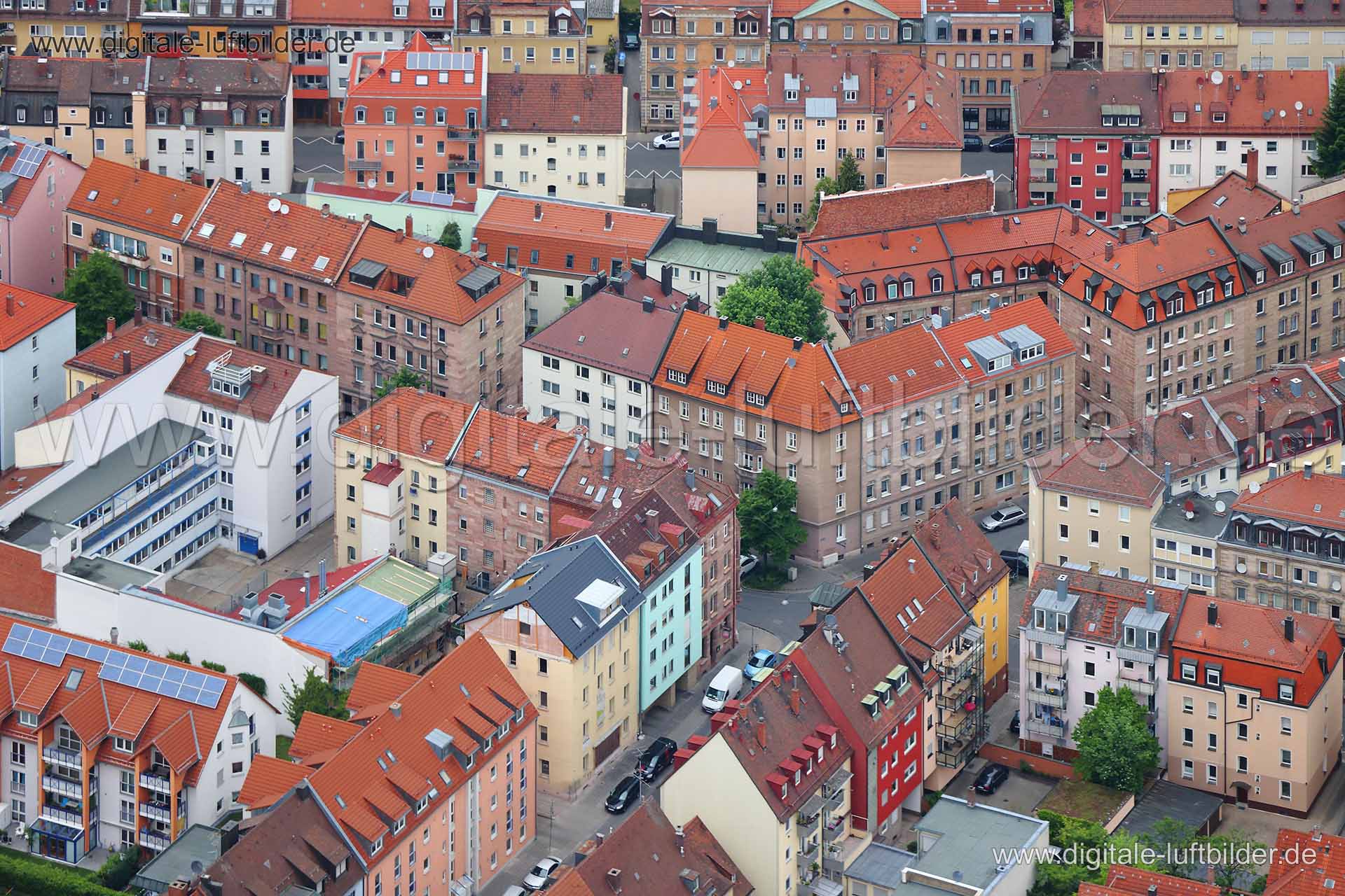 Titel: Rennweg, Bildnummer: c108170, Ort / Stadt: Nürnberg, (Land)Kreis: kreisfreie Stadt Nürnberg, Regierungsbezirk: Mittelfranken, Bundesland: Bayern, Aufnahmedatum: 03.05.2014, Schlagwörter: Luftbild, Luftbilder, Luftbildfotografie, Luftaufnahme, Luftbildaufnahme, Luftfoto, Vogelperspektive, Vogelansicht, Deutschland, Schräg- und Senkrecht-Luftaufnahmen, Orthofotografie, Rennweg, Ludwig-Feuerbach-Straße, Stadtpark, Bayreuther Straße, Monat: Mai, Jahreszeit: Sommer, Tageszeit: Mittag / Nachmit