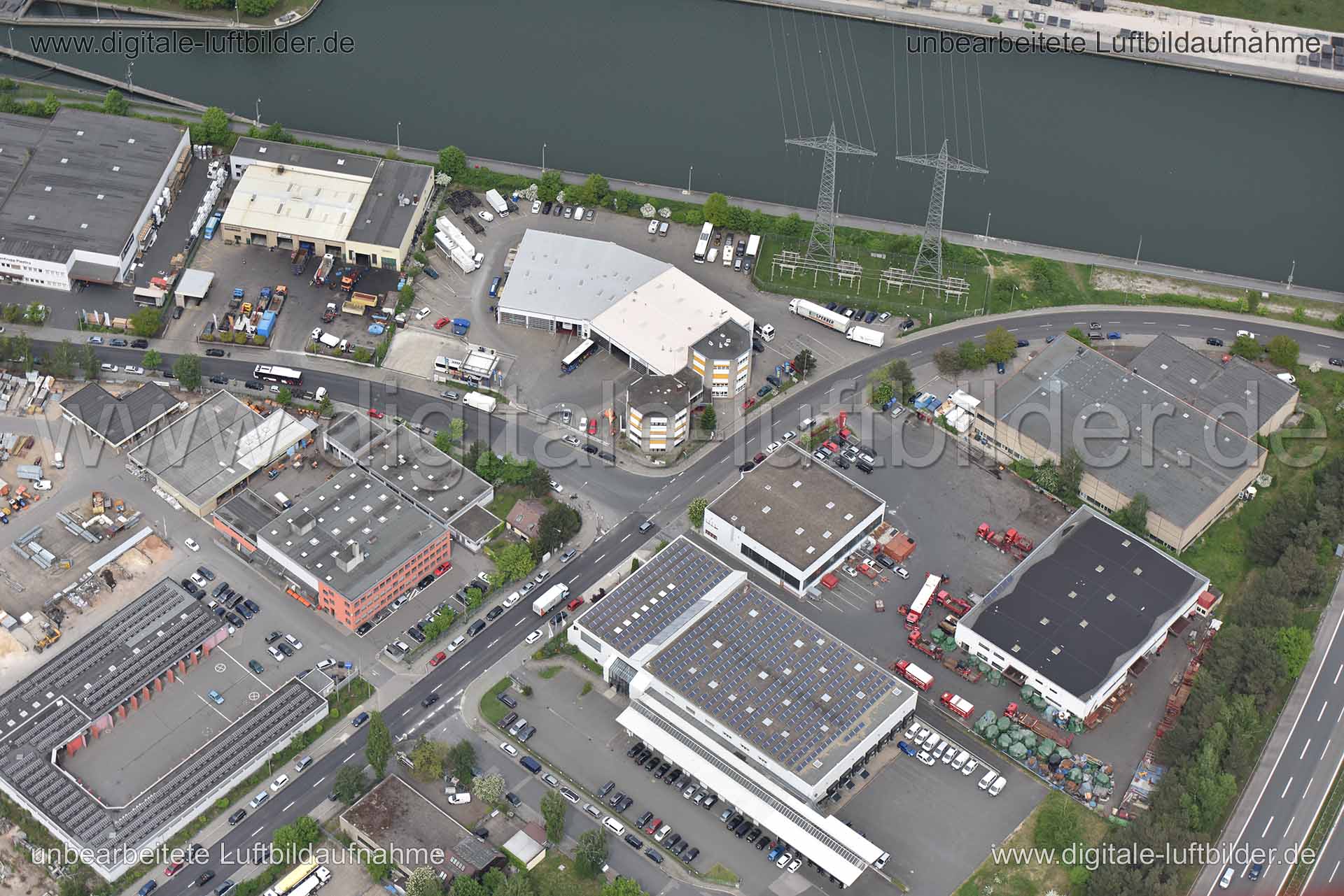 Titel: Rheinstraße, Bildnummer: n146640, Ort / Stadt: Nürnberg, (Land)Kreis: kreisfreie Stadt Nürnberg, Regierungsbezirk: Mittelfranken, Bundesland: Bayern, Aufnahmedatum: 11.05.2015, Schlagwörter: Luftbild, Luftbilder, Luftbildfotografie, Luftaufnahme, Luftbildaufnahme, Luftfoto, Vogelperspektive, Vogelansicht, Deutschland, Schräg- und Senkrecht-Luftaufnahmen, Orthofotografie, Rheinstraße, Donaustraße, Industriegebiet, Gewerbegebiet, Maiach, 90451, Main-Donau-Kanal, Gewässer, Brücke, Gewerbeflä