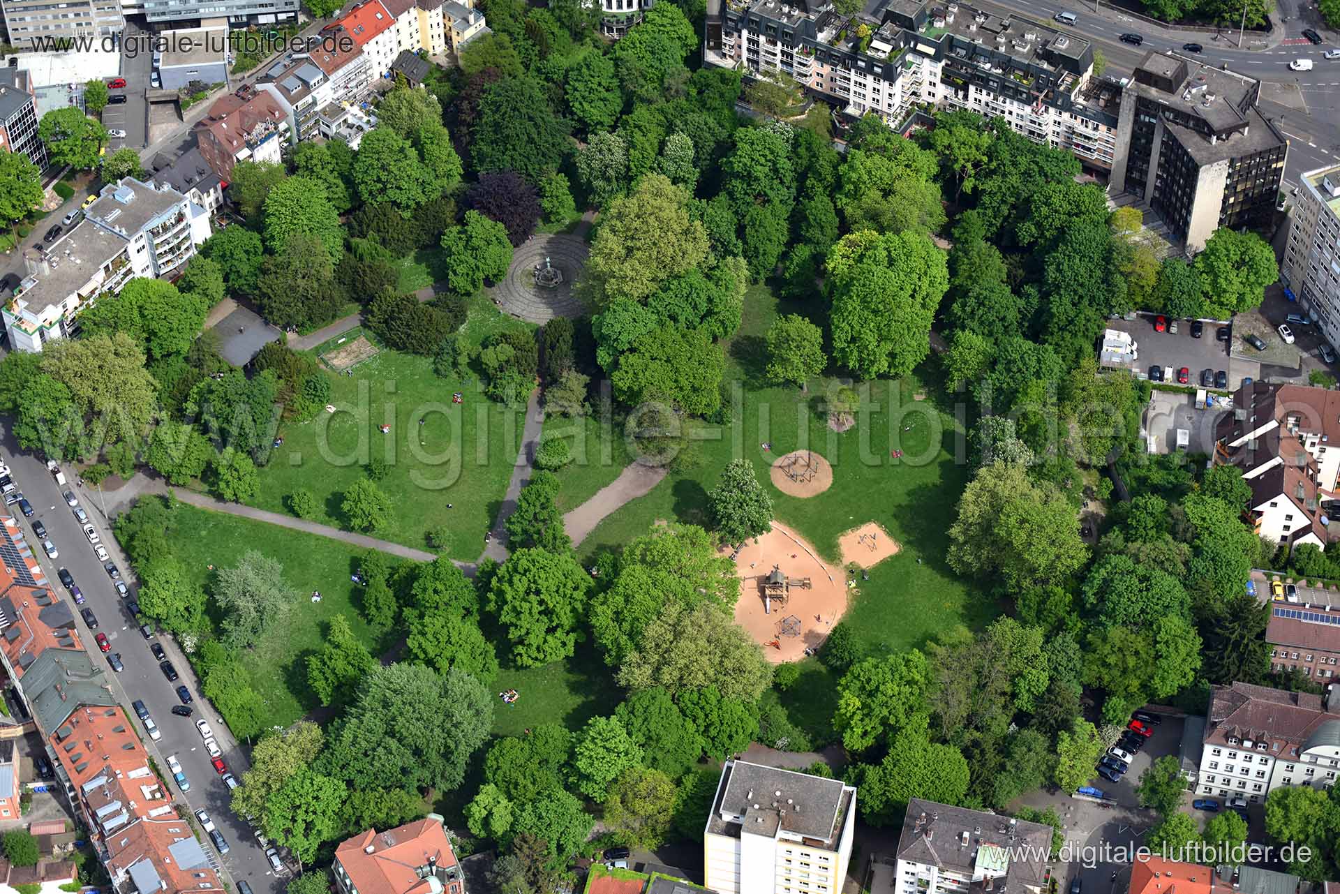 Titel: Rosenaupark, Bildnummer: n149150, Ort / Stadt: Nürnberg, (Land)Kreis: kreisfreie Stadt Nürnberg, Regierungsbezirk: Mittelfranken, Bundesland: Bayern, Aufnahmedatum: 11.05.2015, Schlagwörter: Luftbild, Luftbilder, Luftbildfotografie, Luftaufnahme, Luftbildaufnahme, Luftfoto, Vogelperspektive, Vogelansicht, Deutschland, Schräg- und Senkrecht-Luftaufnahmen, Orthofotografie, Rosenau, Rosenaupark, Rosenaustraße, 90429, Bleichstraße, Obere Turnstraße, Monat: Mai, Jahreszeit: Sommer, Tageszeit: