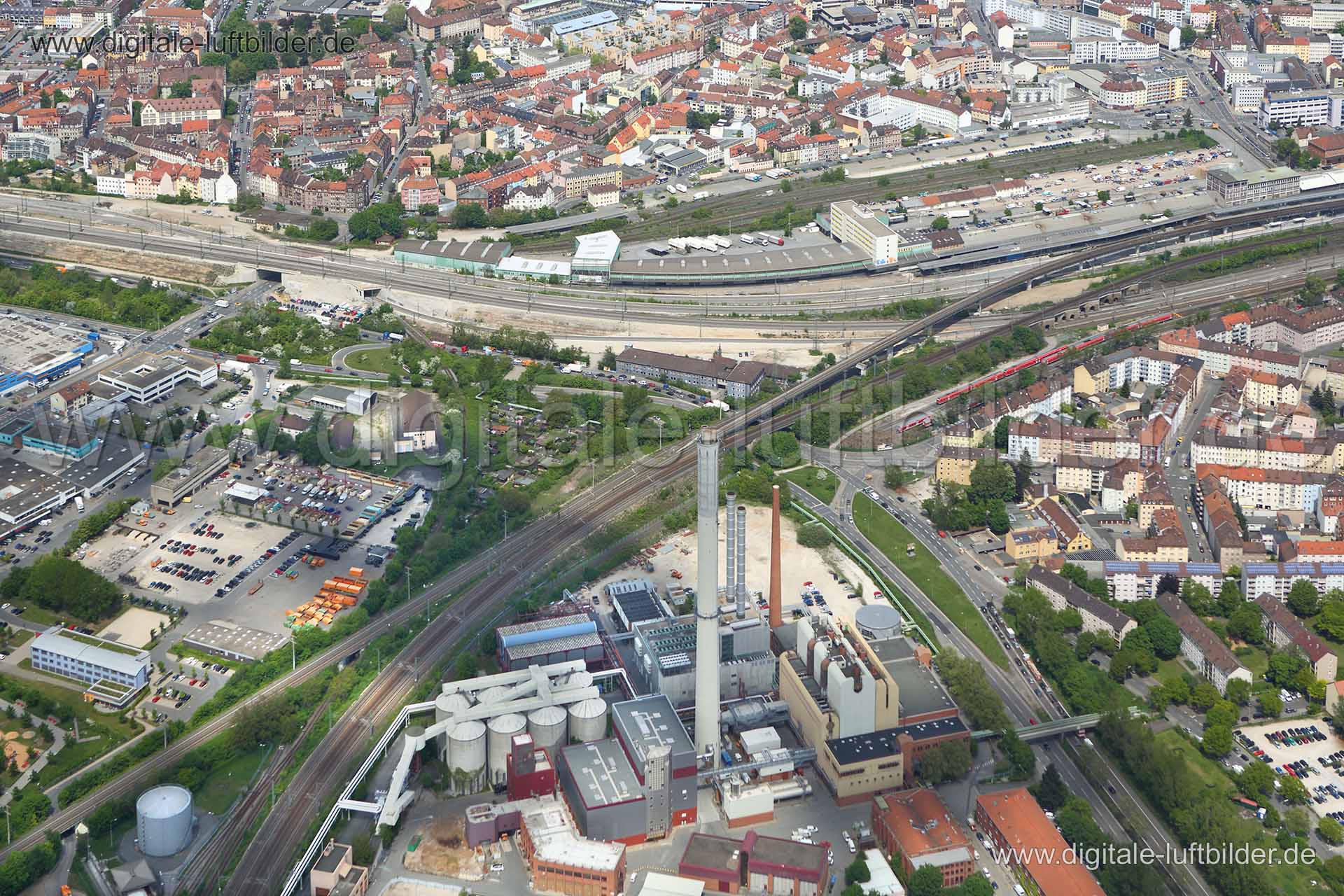 Titel: Sandreuth, Bildnummer: c037310, Ort / Stadt: Nürnberg, (Land)Kreis: kreisfreie Stadt Nürnberg, Regierungsbezirk: Mittelfranken, Bundesland: Bayern, Aufnahmedatum: 15.05.2013, Schlagwörter: Luftbild, Luftbilder, Luftbildfotografie, Luftaufnahme, Luftbildaufnahme, Luftfoto, Vogelperspektive, Vogelansicht, Deutschland, Schräg- und Senkrecht-Luftaufnahmen, Orthofotografie, An den Rampen, Verkehrsknotenpunkt, Stadtautobahn, Engstelle, Stau, Pendler, Berufsverkehr, Tunnel, Baustelle, Rothenburg