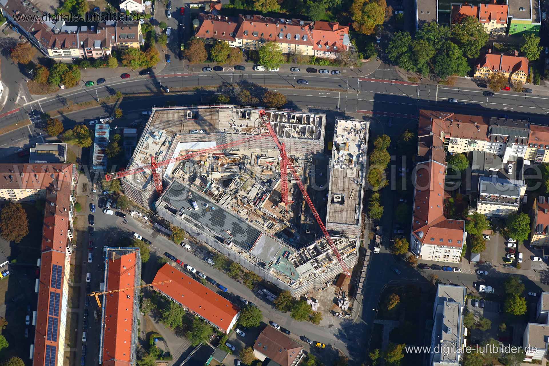 Titel: Schillingstraße, Bildnummer: c282560, Ort / Stadt: Nürnberg, (Land)Kreis: kreisfreie Stadt Nürnberg, Regierungsbezirk: Mittelfranken, Bundesland: Bayern, Aufnahmedatum: 19.09.2018, Schlagwörter: Luftbild, Luftbilder, Luftbildfotografie, Luftaufnahme, Luftbildaufnahme, Luftfoto, Vogelperspektive, Vogelansicht, Deutschland, Schräg- und Senkrecht-Luftaufnahmen, Orthofotografie, Schillingstraße, Pillenreuther Straße, Baustelle, Kran, Galvanistraße, Sperberstraße, Elsässer Straße, wbg, europan