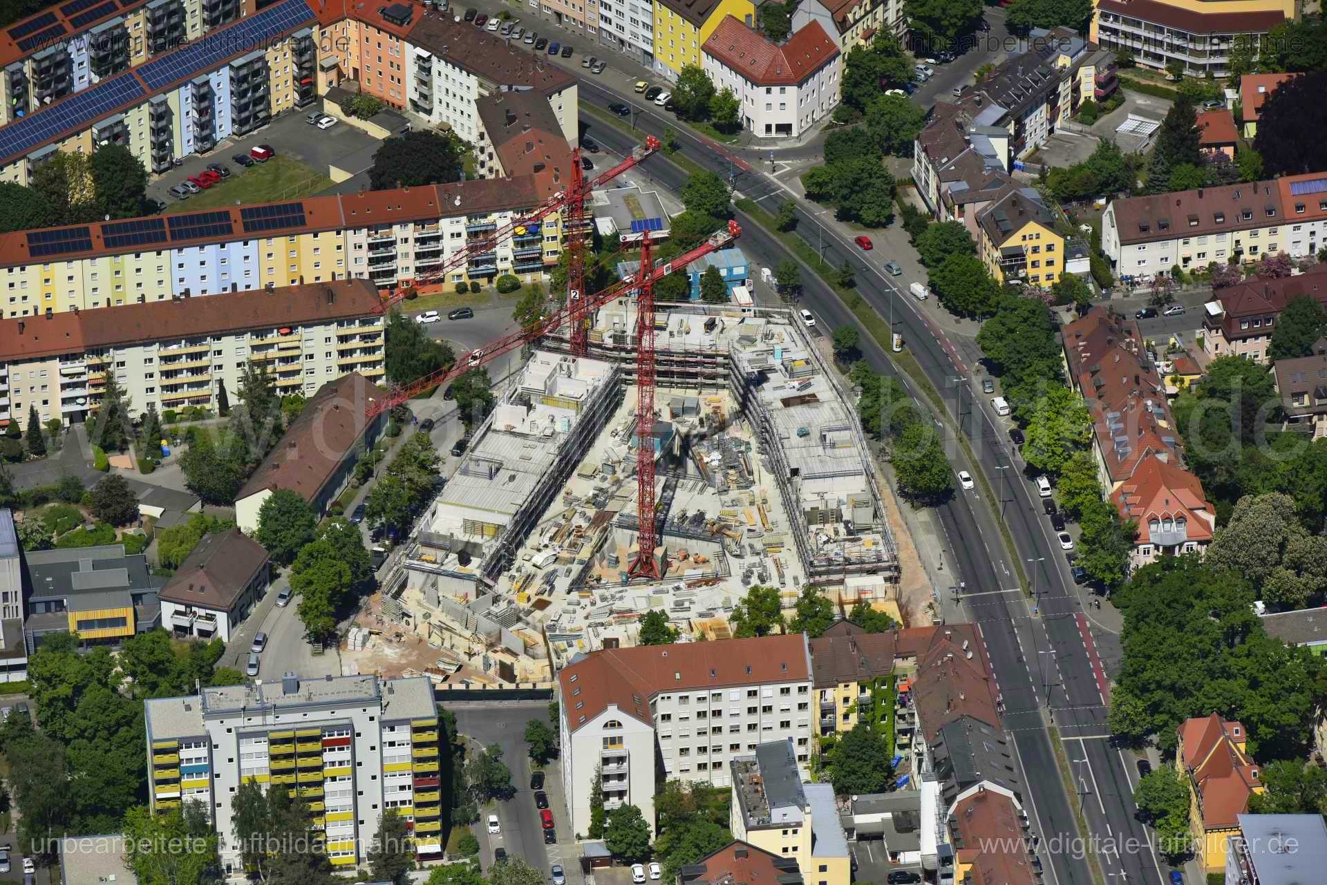 Titel: Schillingstraße, Bildnummer: n262910, Ort / Stadt: Nürnberg, (Land)Kreis: kreisfreie Stadt Nürnberg, Regierungsbezirk: Mittelfranken, Bundesland: Bayern, Aufnahmedatum: 06.05.2018, Schlagwörter: Luftbild, Luftbilder, Luftbildfotografie, Luftaufnahme, Luftbildaufnahme, Luftfoto, Vogelperspektive, Vogelansicht, Deutschland, Schräg- und Senkrecht-Luftaufnahmen, Orthofotografie, 90461, Nürnberg, 90459, Sperberstraße, Schillingstraße, Galvanistraße, Pillenreuther Straße, Baustelle, Kran, Schil